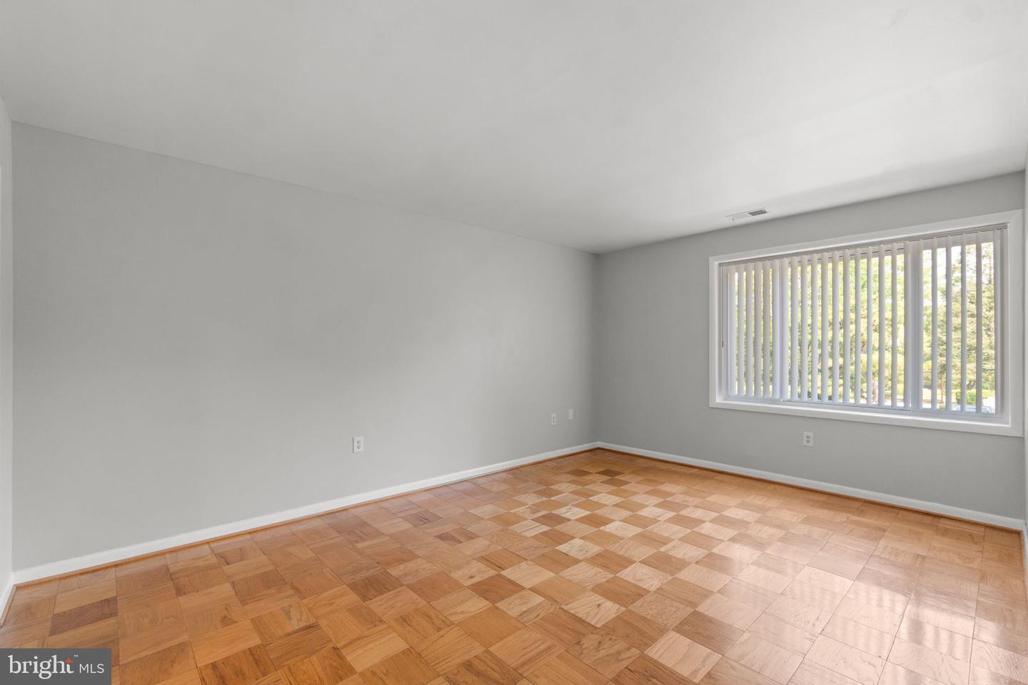 10067 Windstream Dr #4