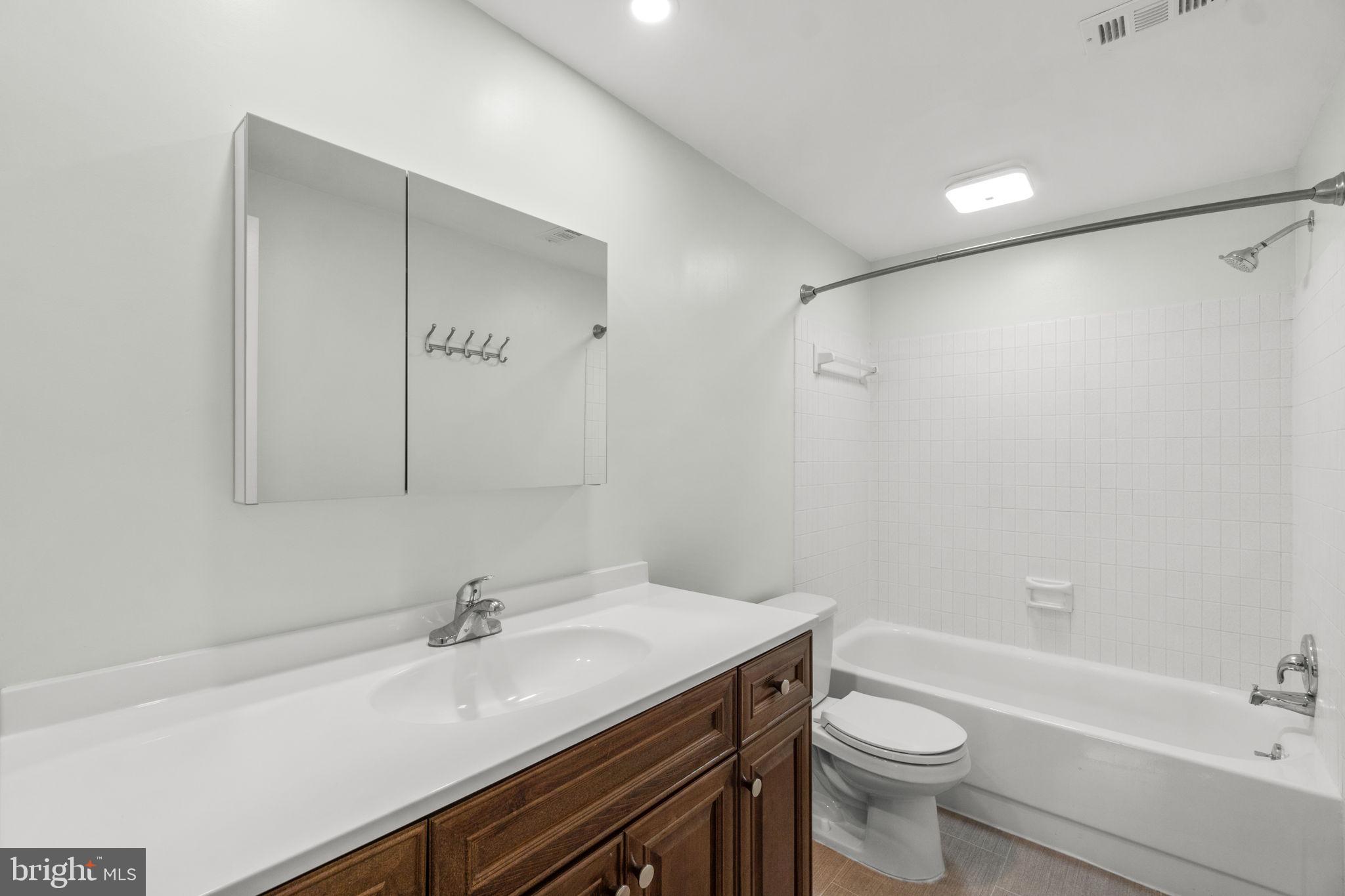 10067 Windstream Dr #4