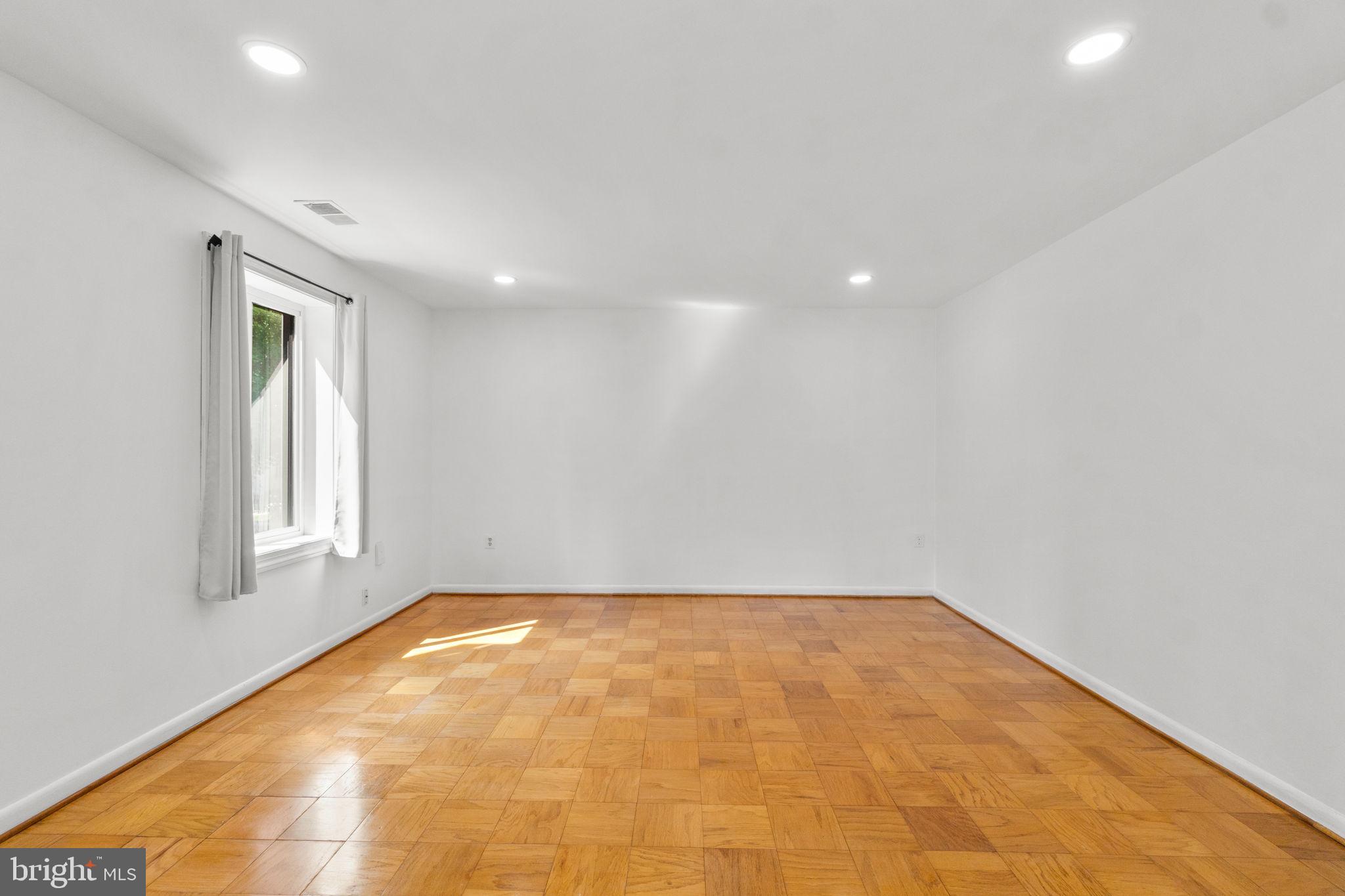 10067 Windstream Dr #4