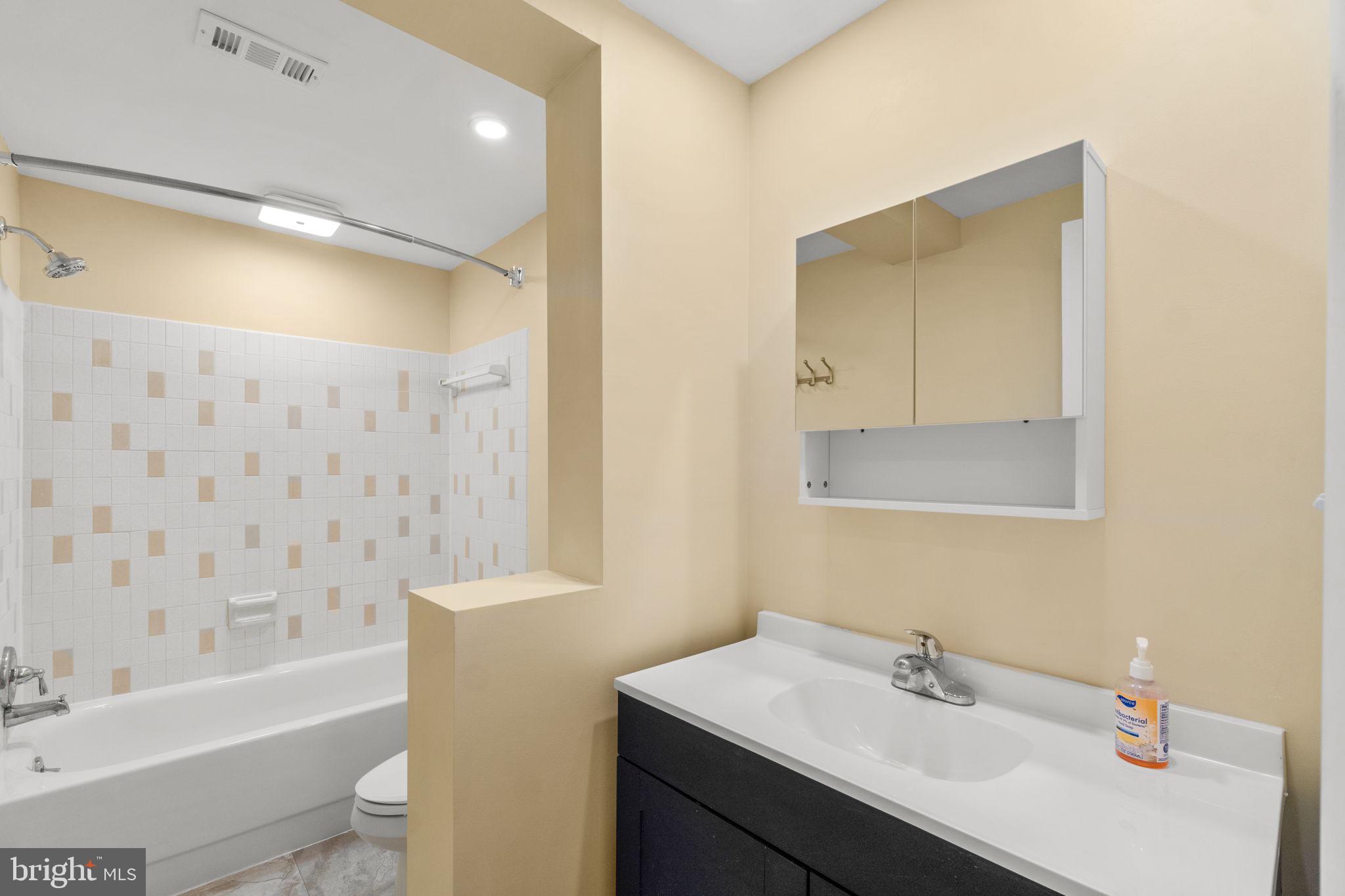 10067 Windstream Dr #4