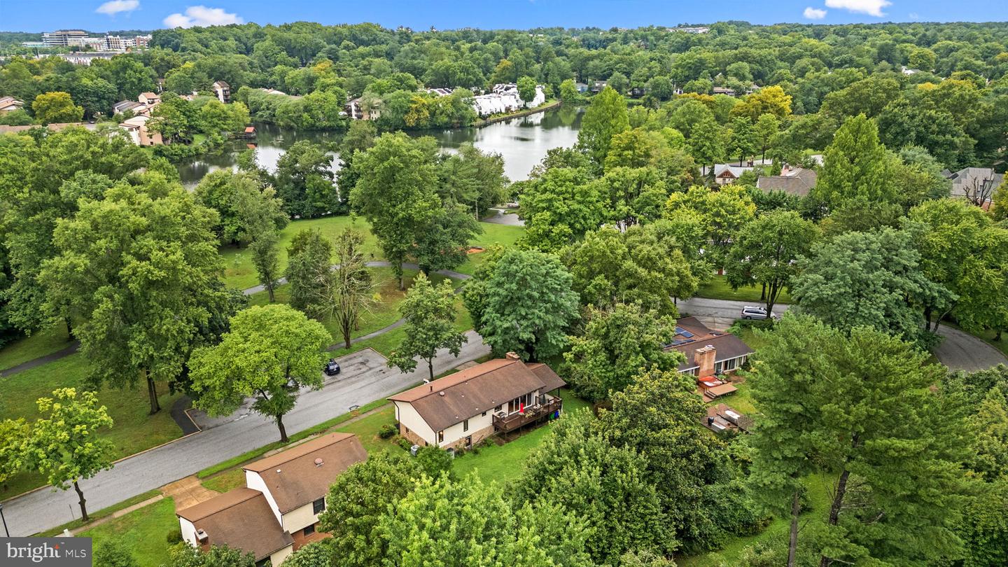 10010 Hyla Brook Rd
