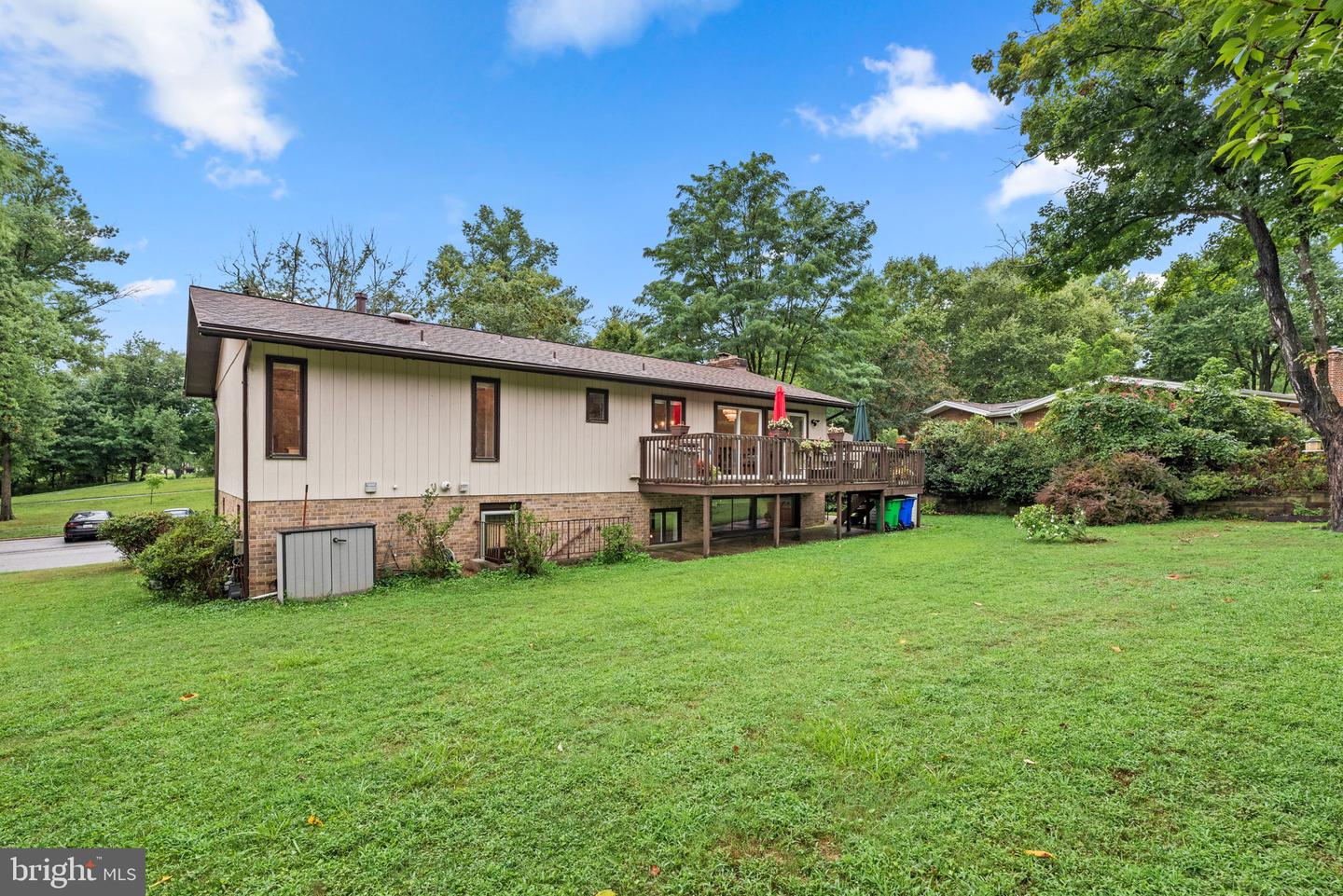 10010 Hyla Brook Rd