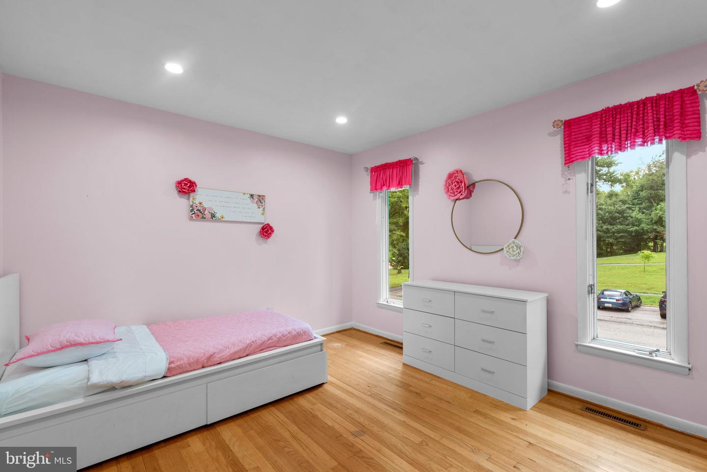 10010 Hyla Brook Rd