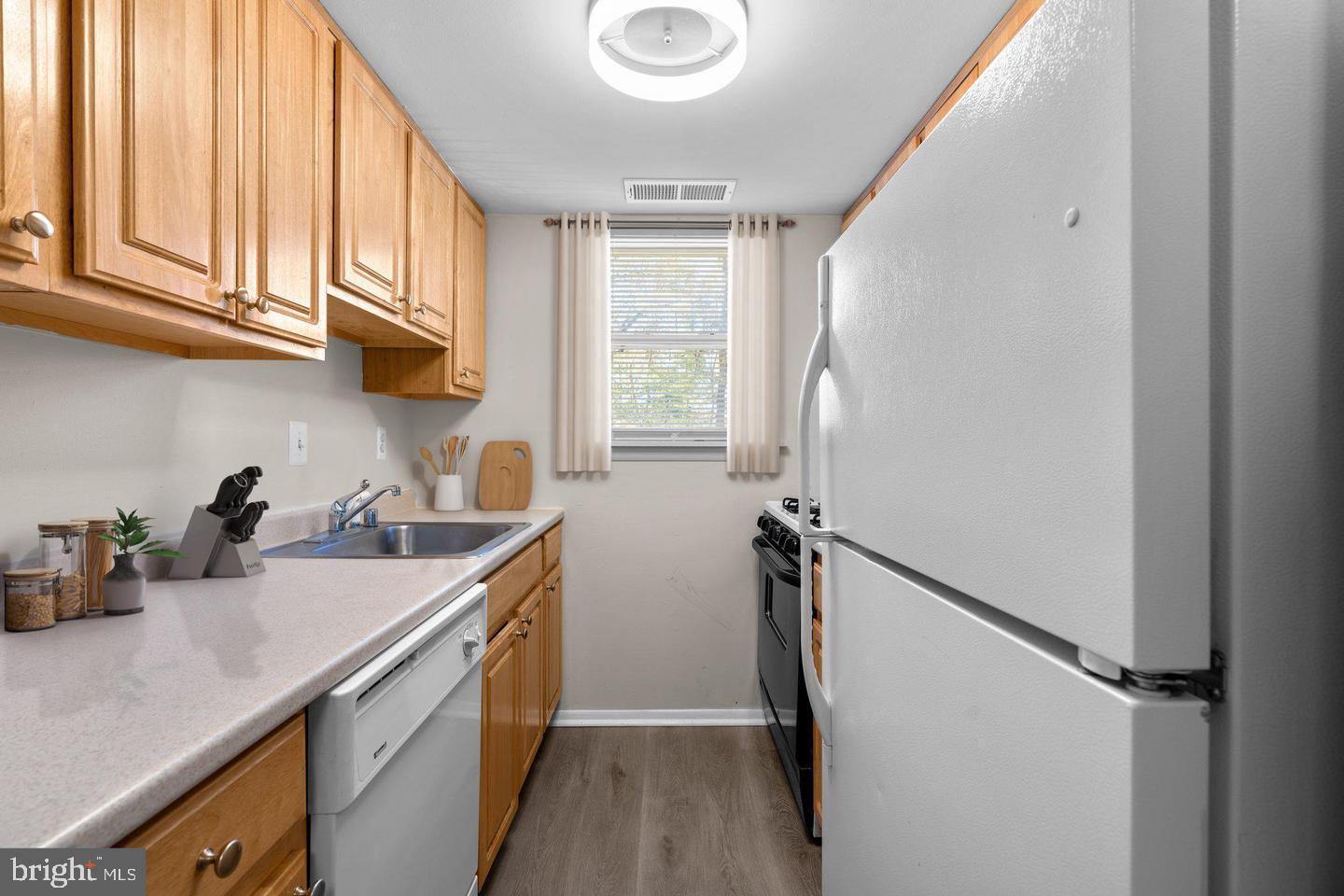 3614-#1B COURT HOUSE DR