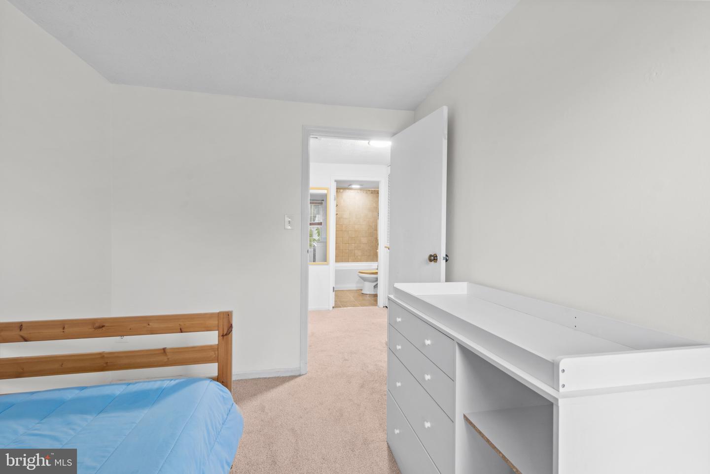 6480 Grommet Dr