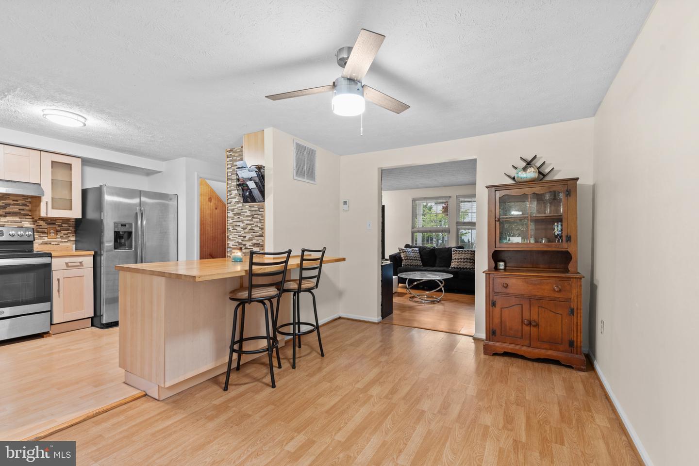 6480 Grommet Dr
