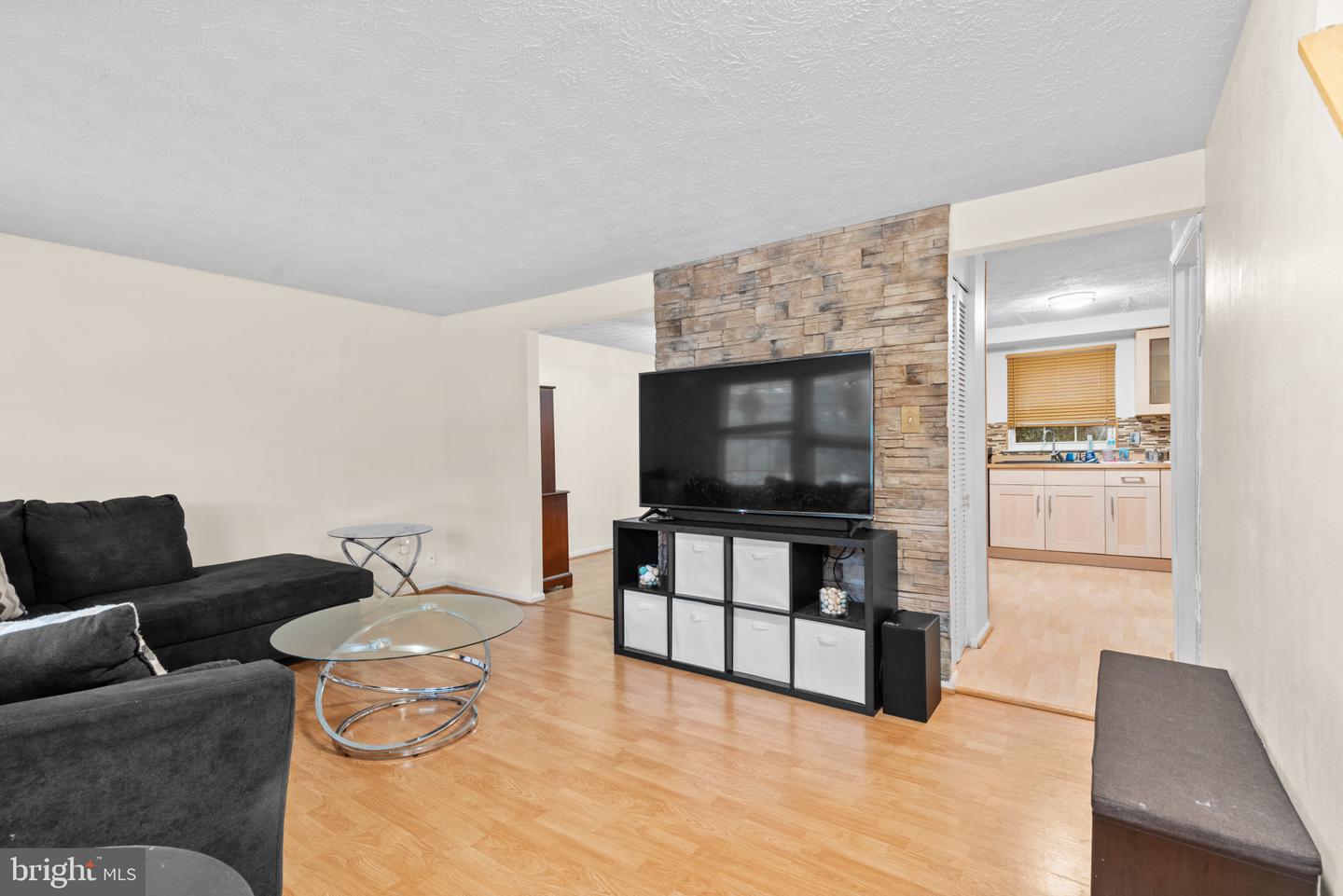 6480 Grommet Dr