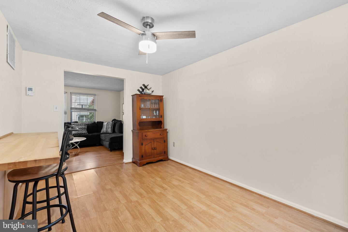 6480 Grommet Dr