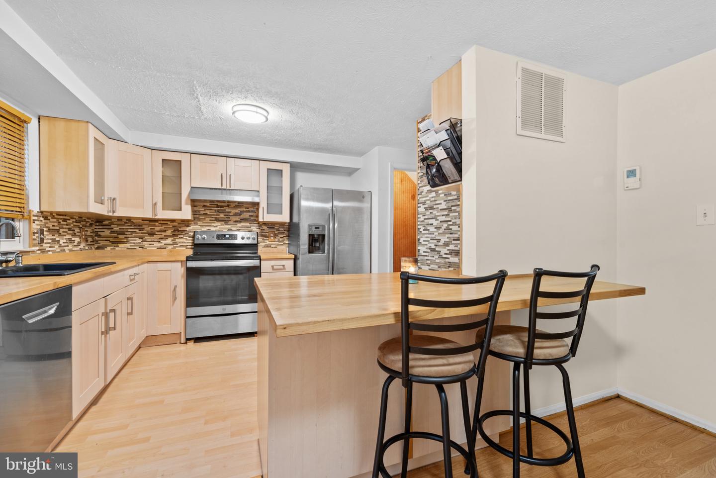 6480 Grommet Dr