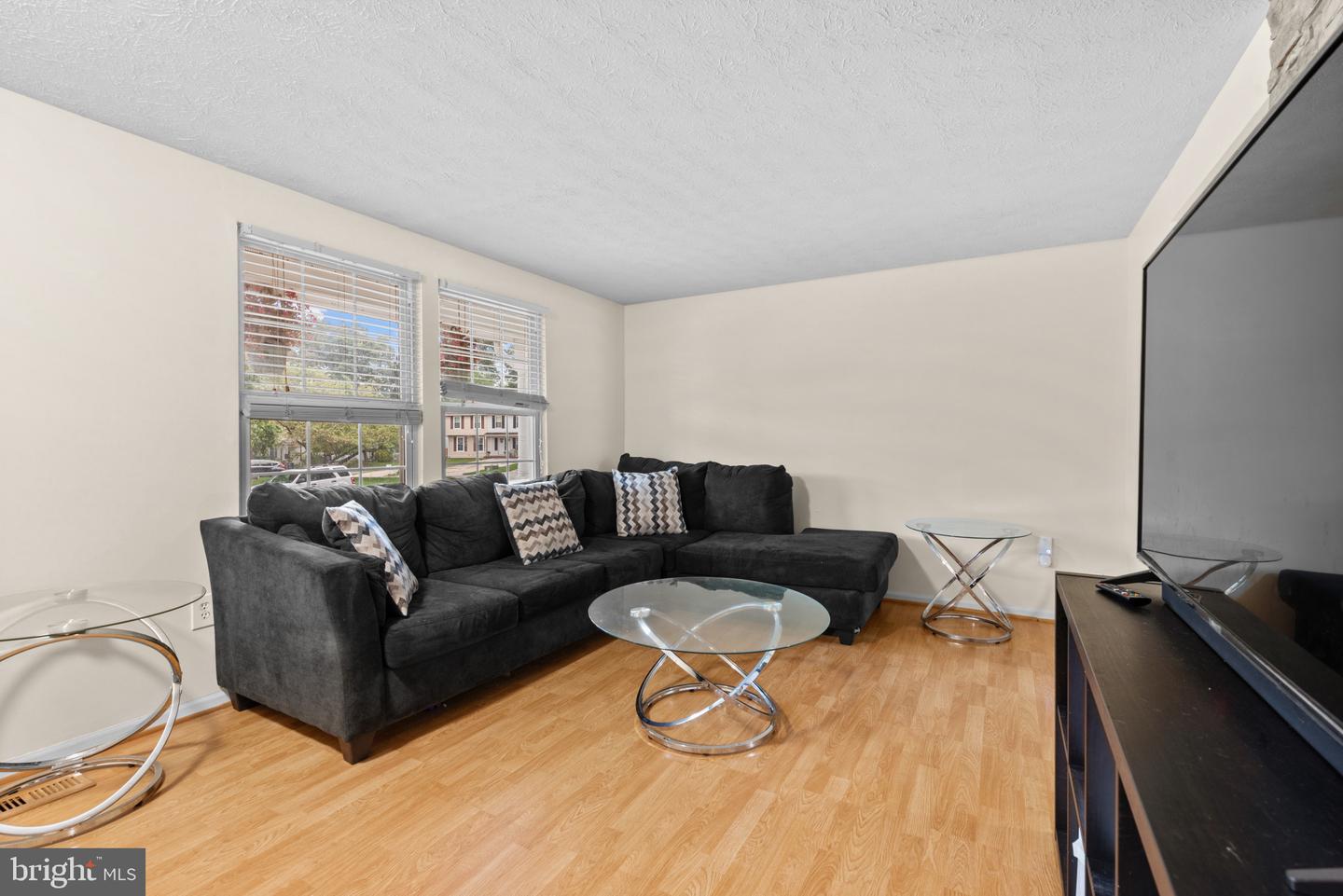 6480 Grommet Dr