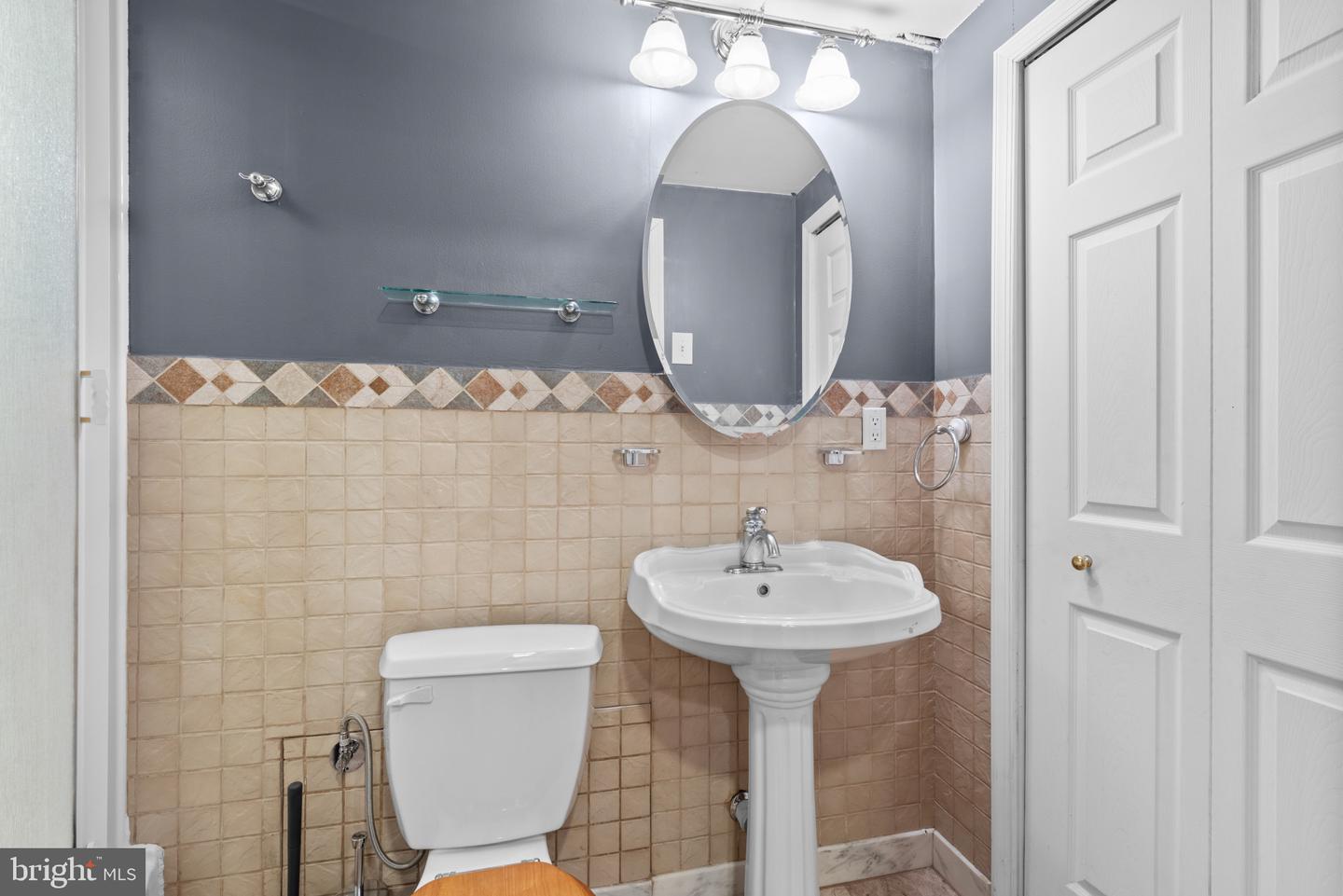 6480 Grommet Dr