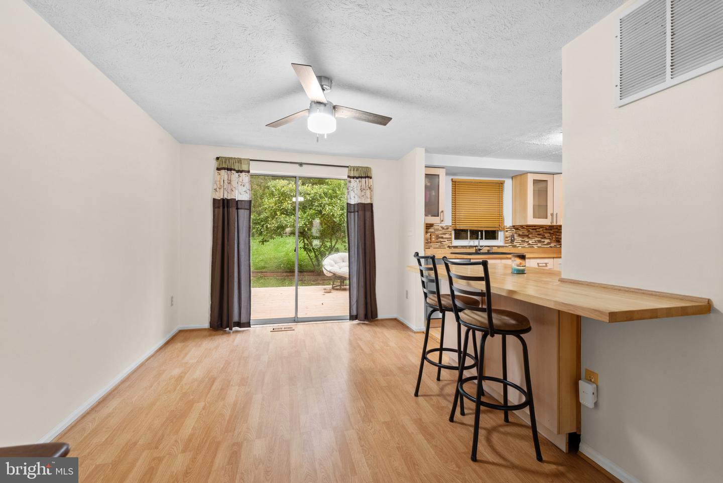 6480 Grommet Dr