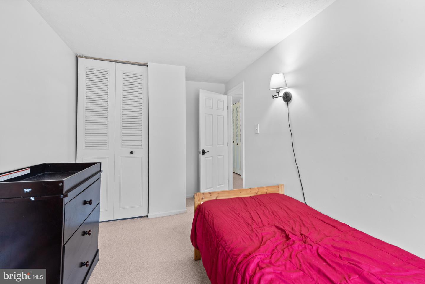 6480 Grommet Dr