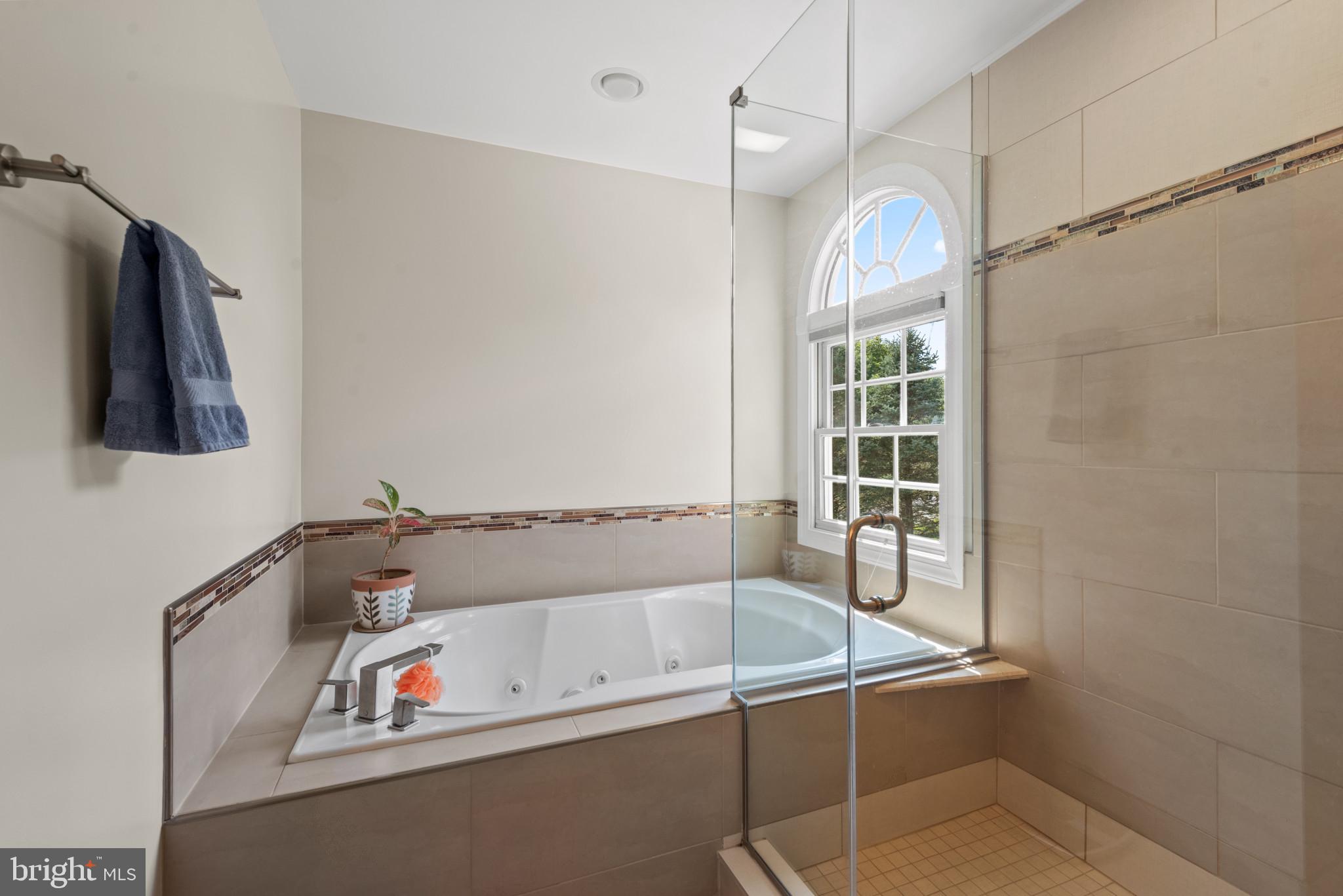 3303 Governor Carroll Ct