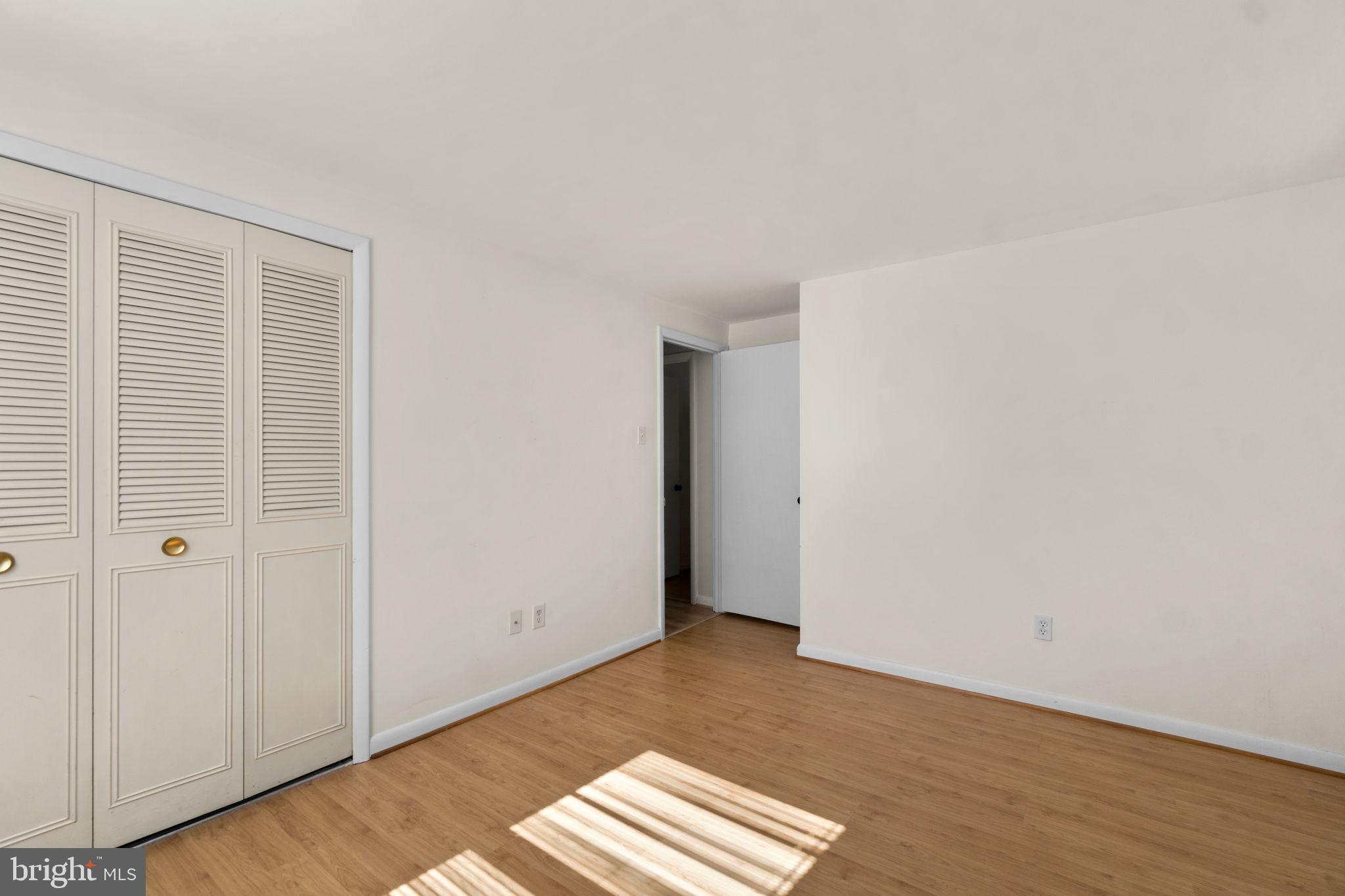 5039 W Running Brook Rd