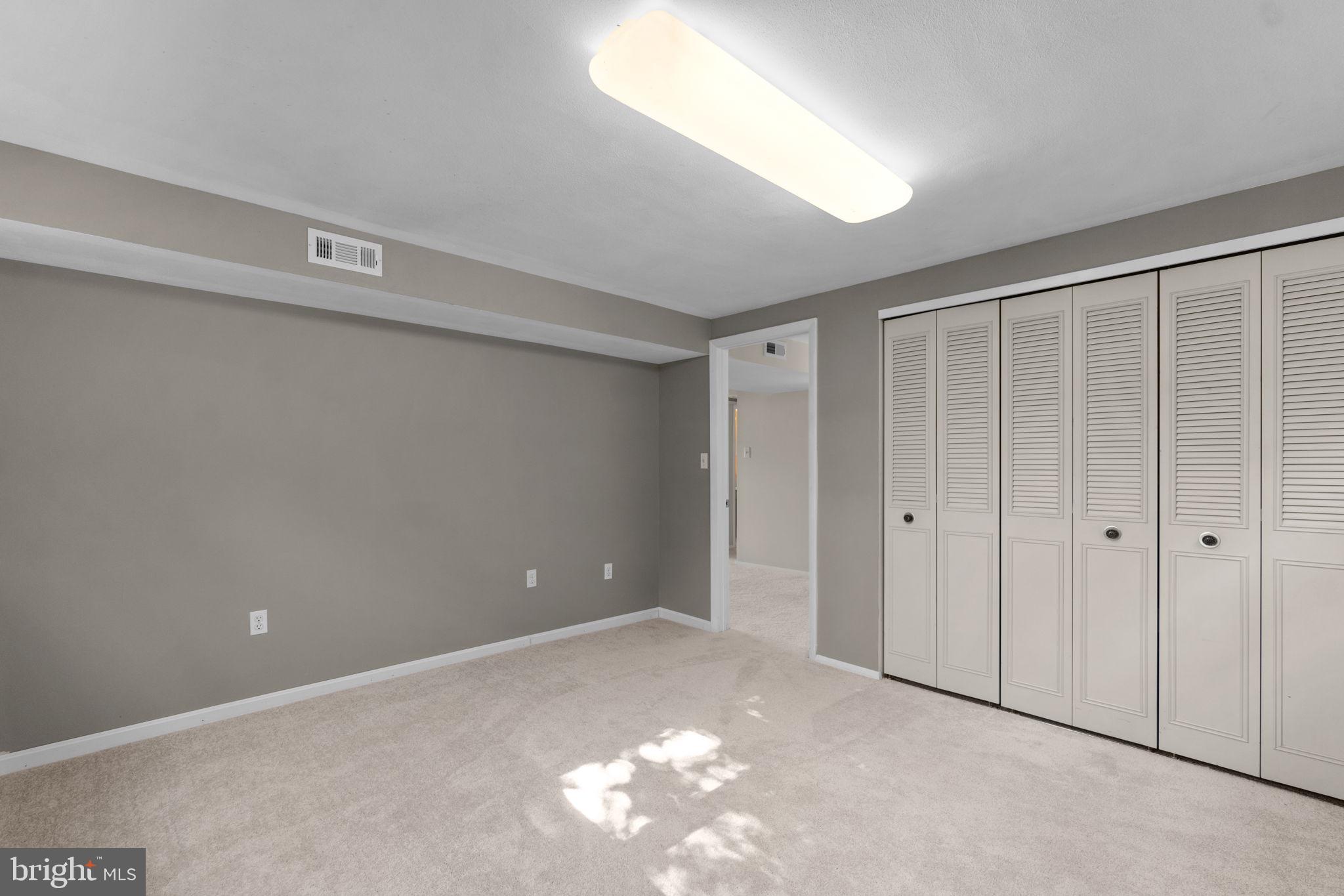 5039 W Running Brook Rd