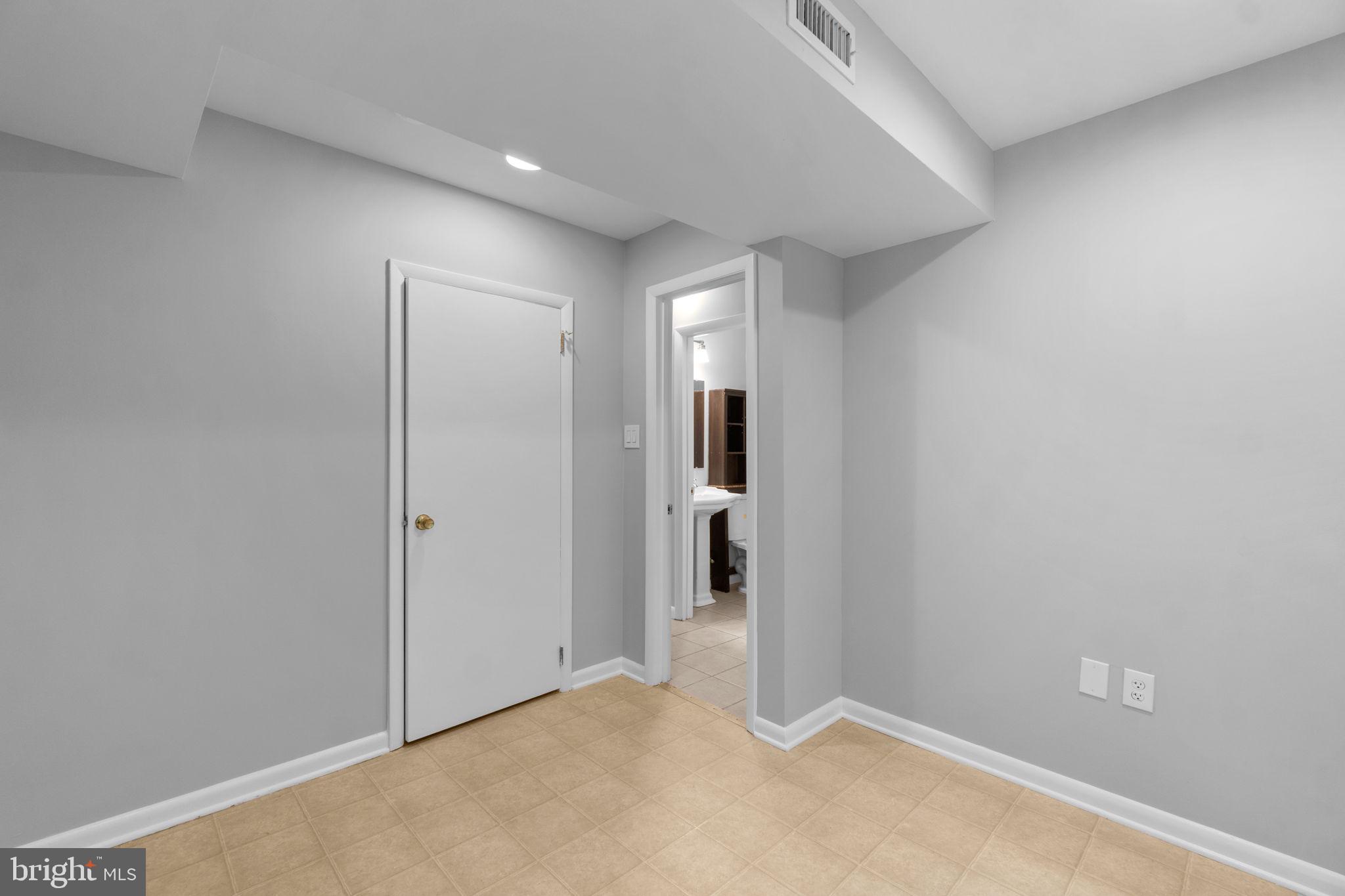 5649 Thunder Hill Rd