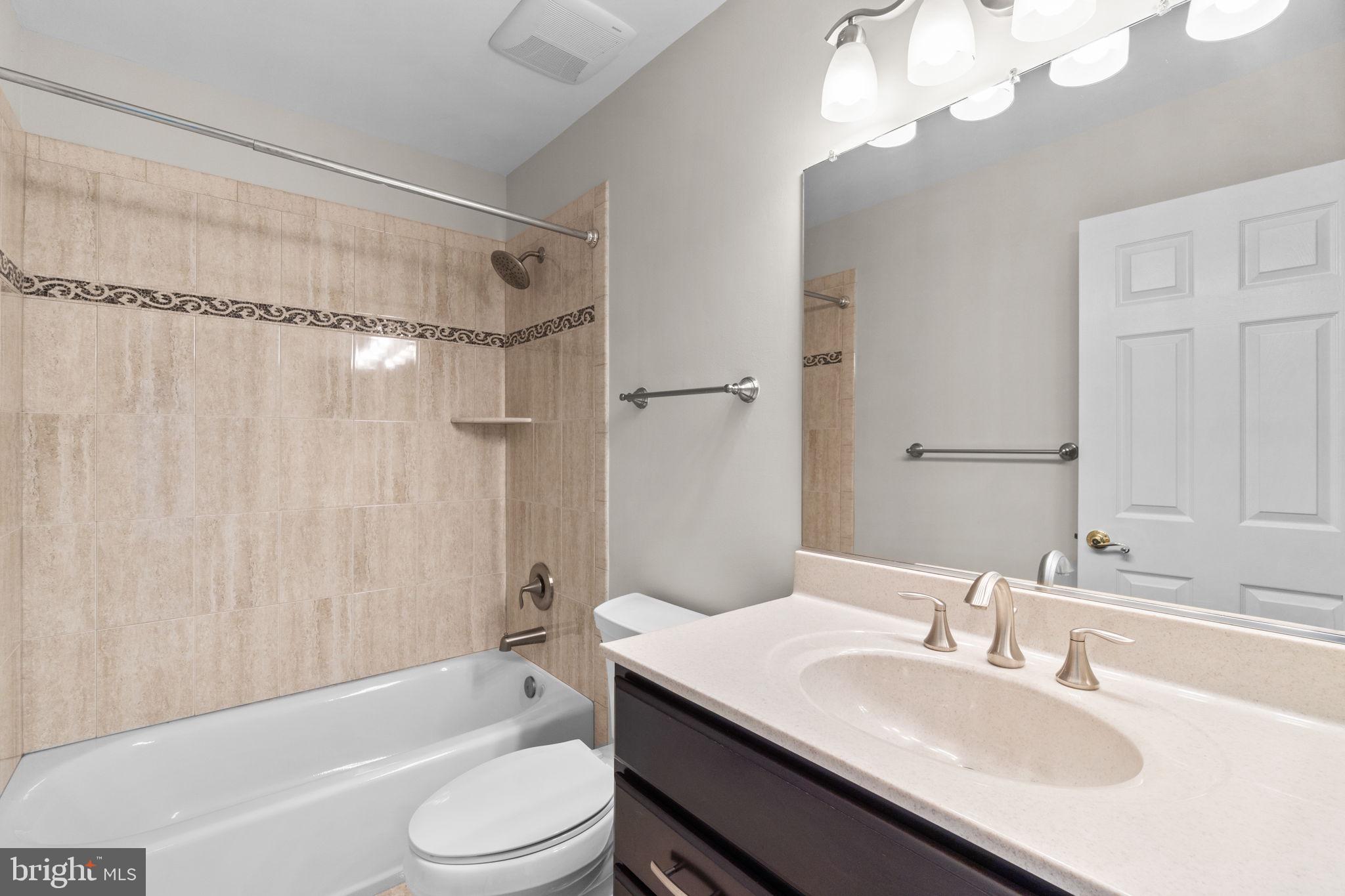 7812 Flagstone Ct NW