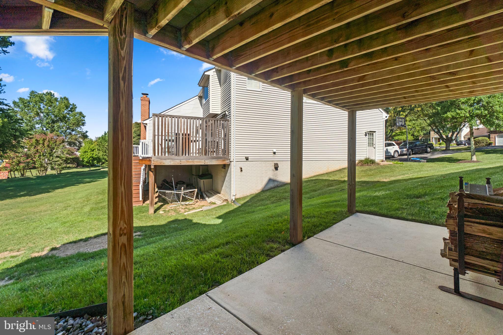 7812 Flagstone Ct NW