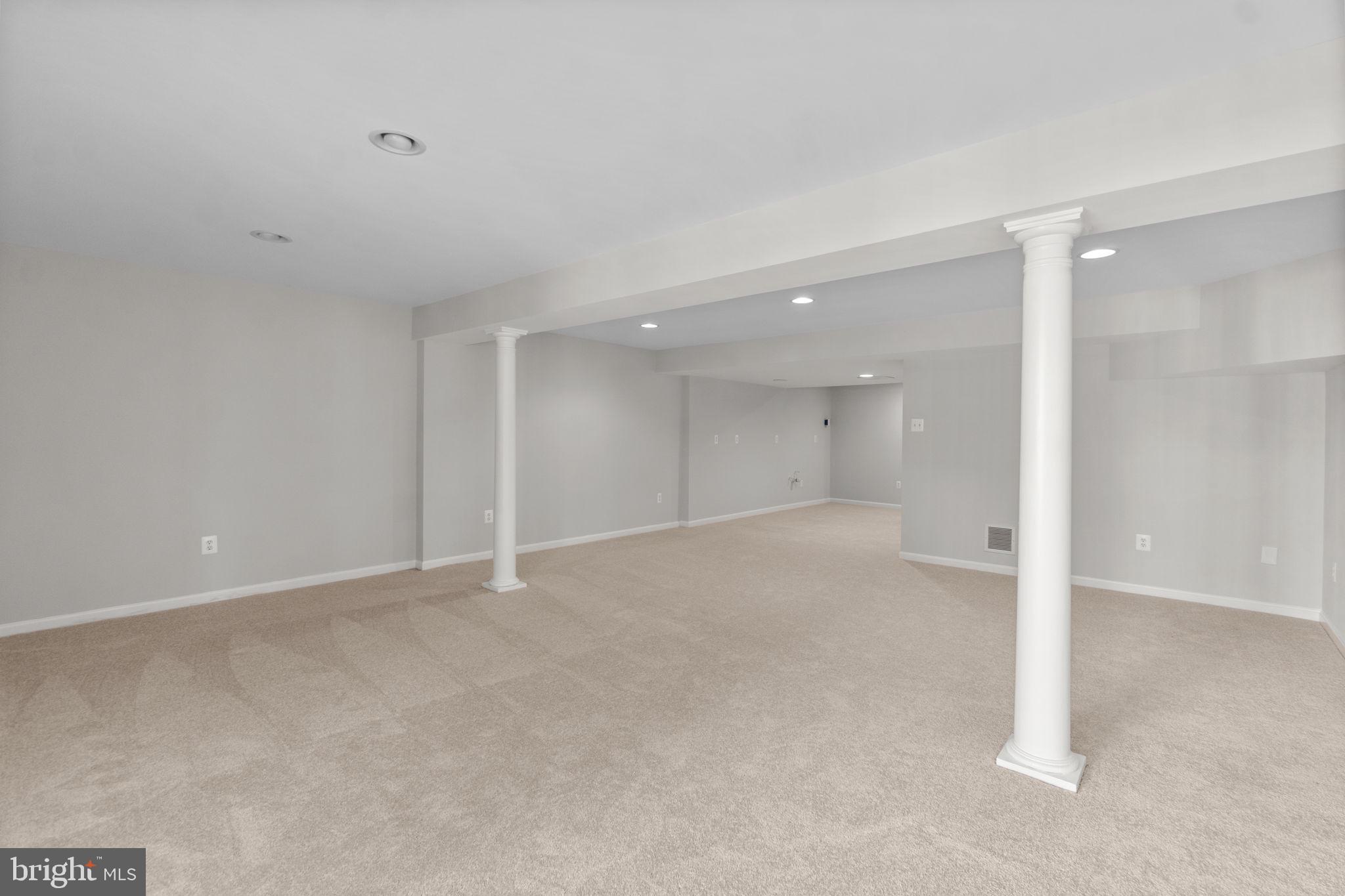 7812 Flagstone Ct NW