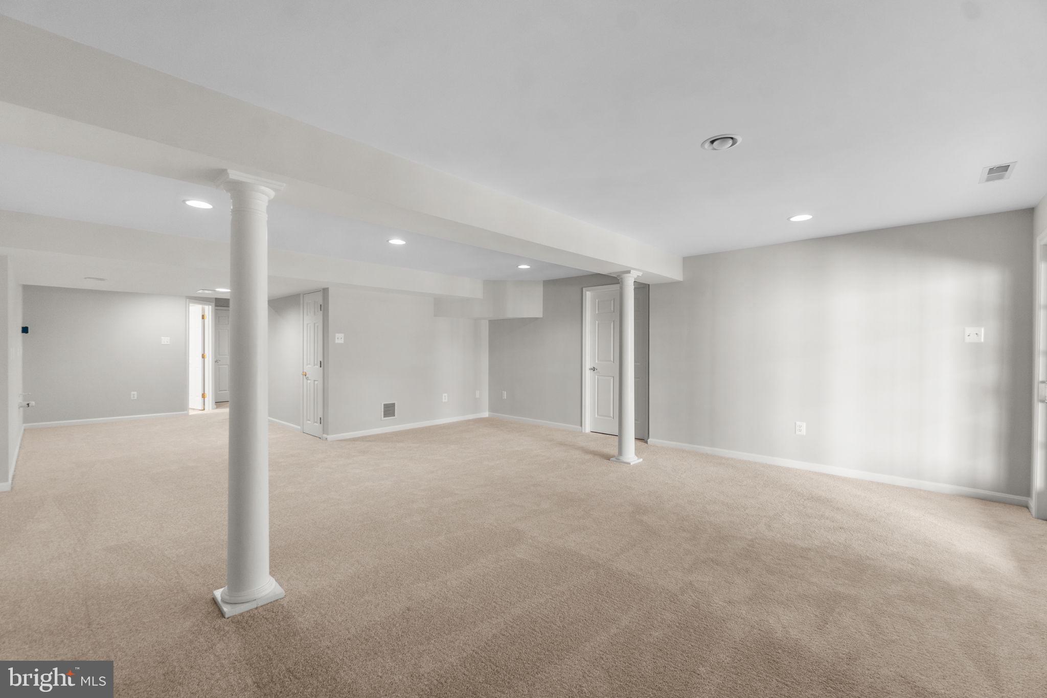 7812 Flagstone Ct NW