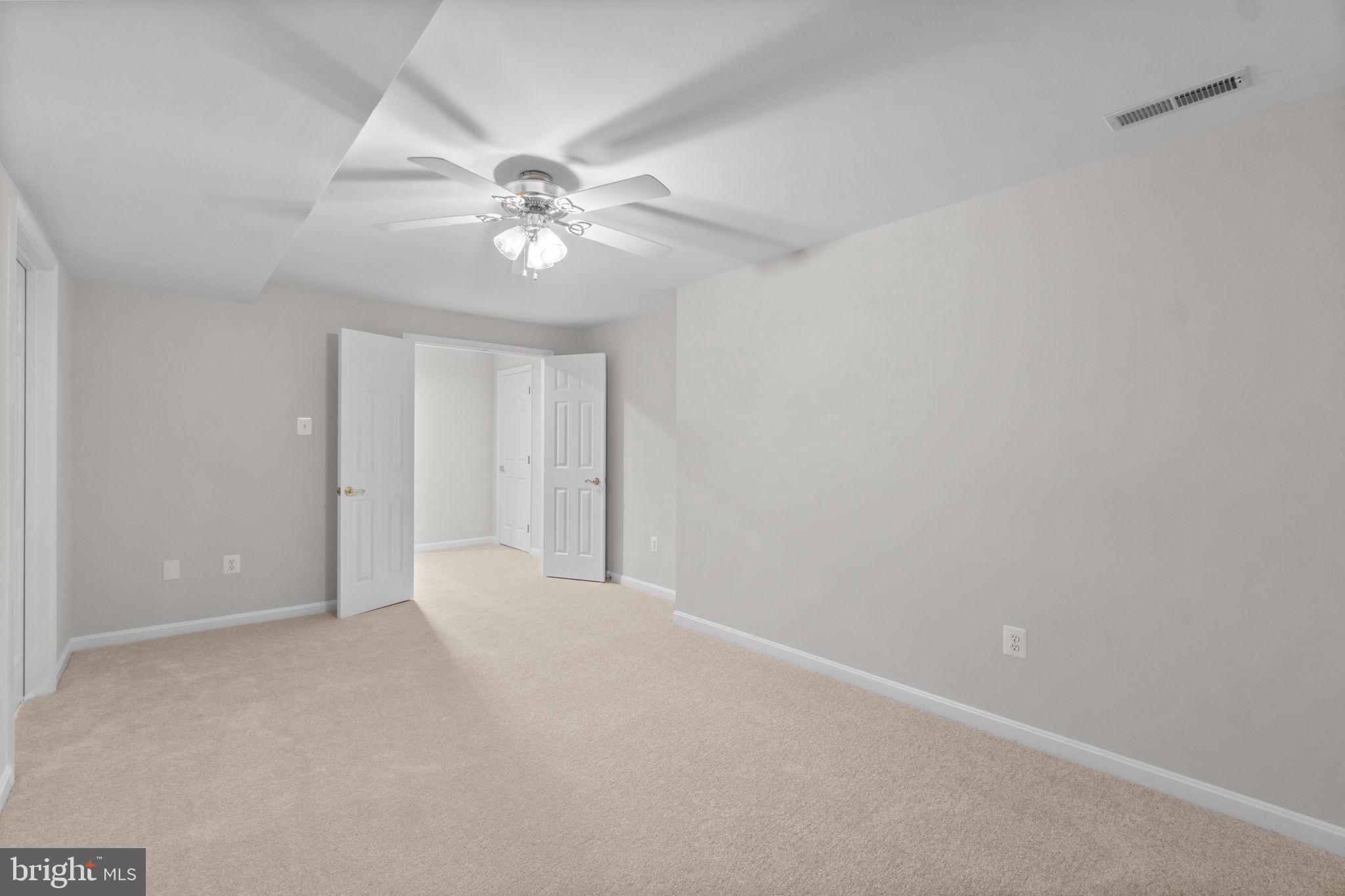 7812 Flagstone Ct NW