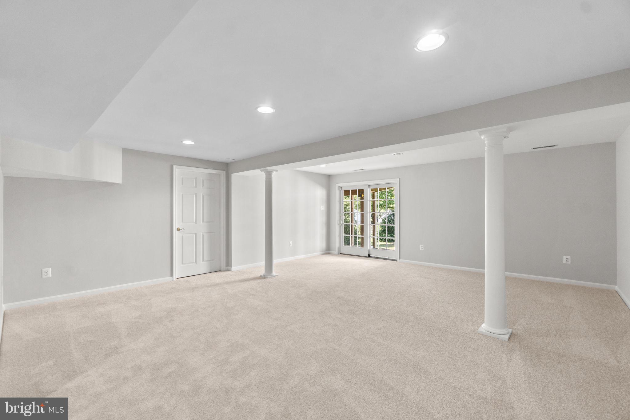 7812 Flagstone Ct NW