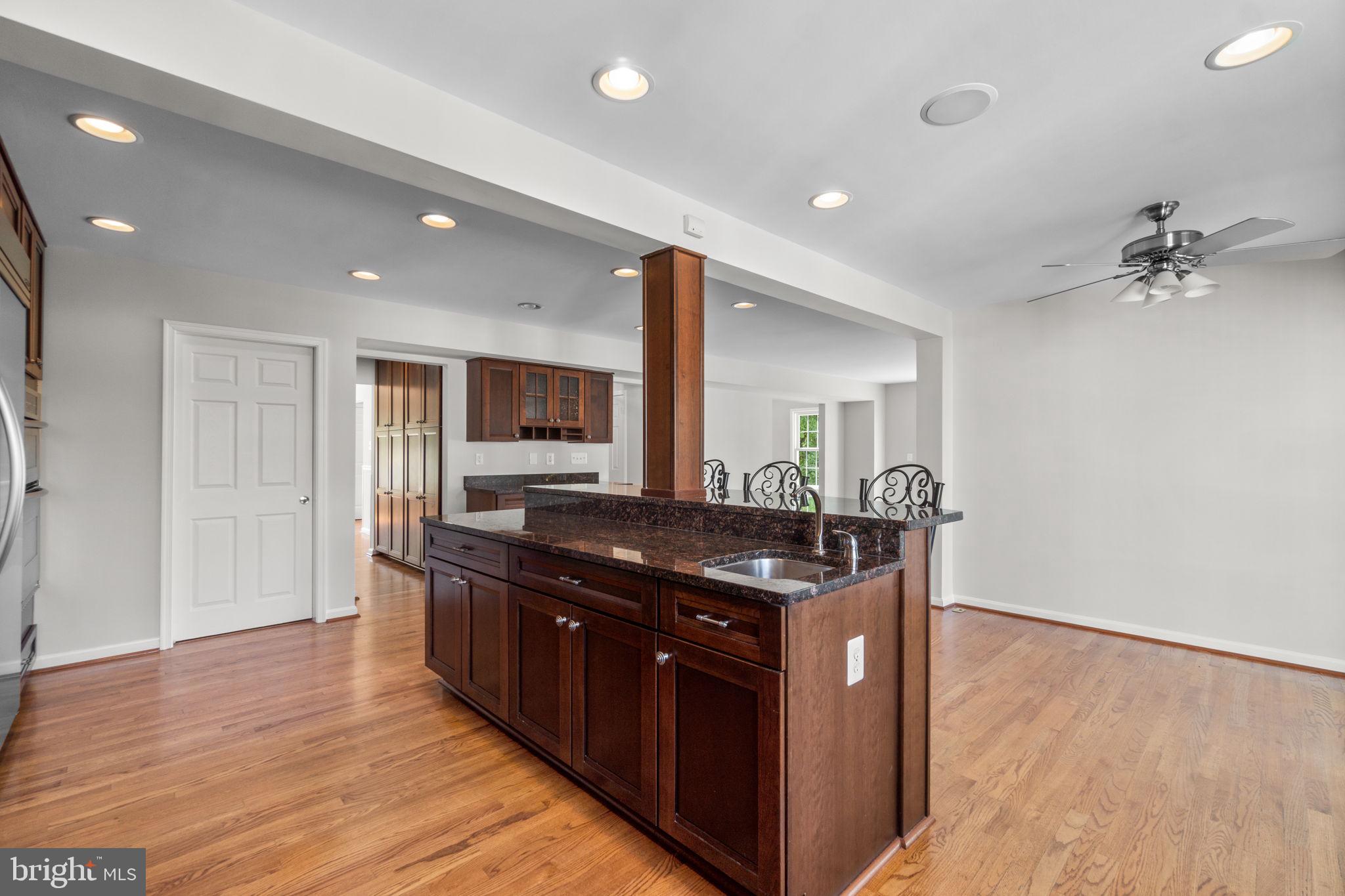 7812 Flagstone Ct NW