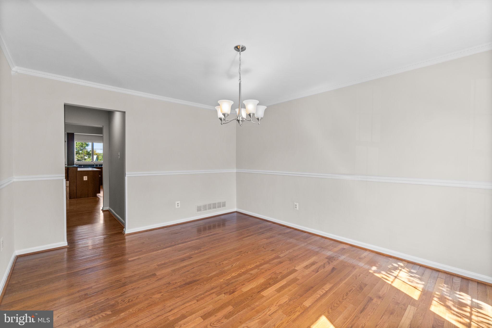 7812 Flagstone Ct NW