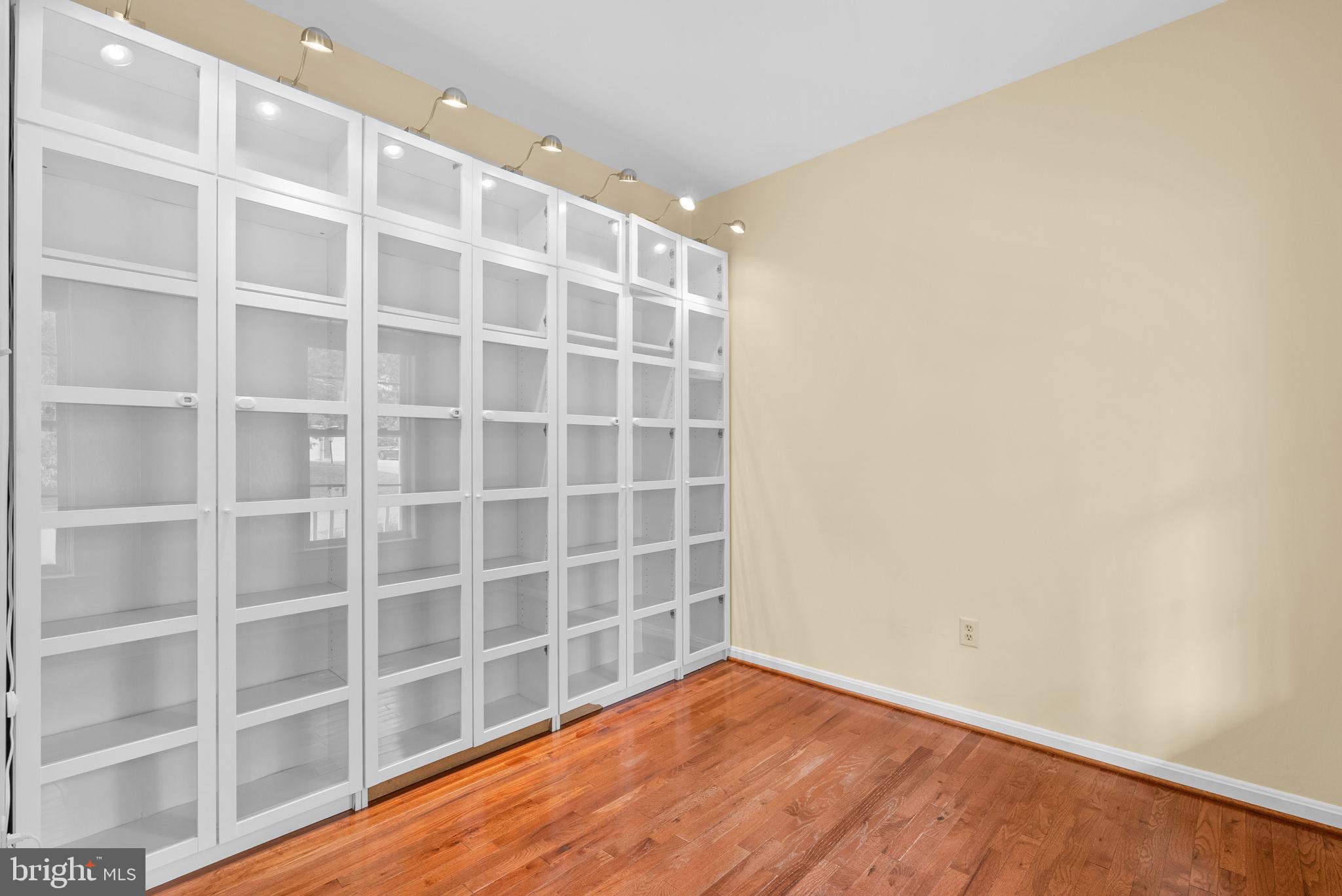 9712 Old Annapolis Rd