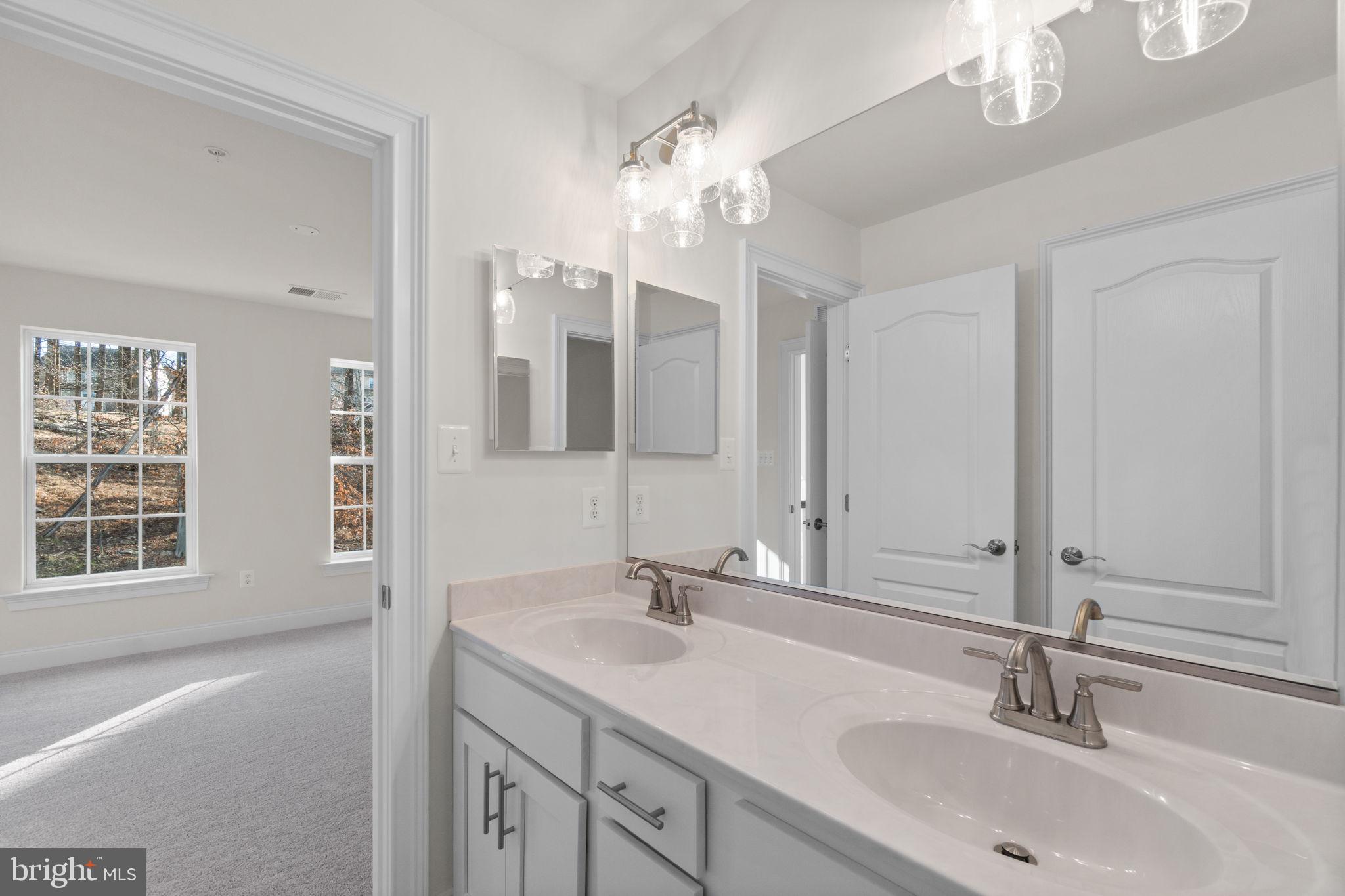 5005 Poplar Ridge Ln