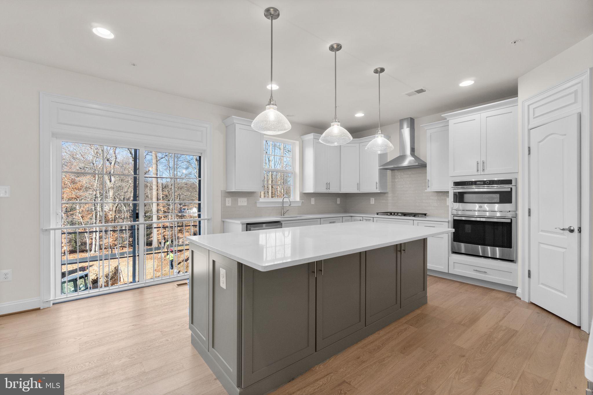 5005 Poplar Ridge Ln