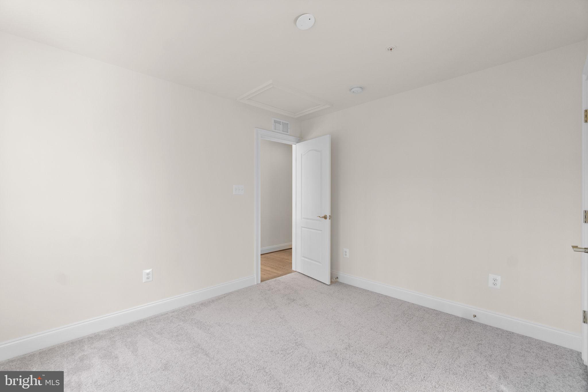 5005 Poplar Ridge Ln