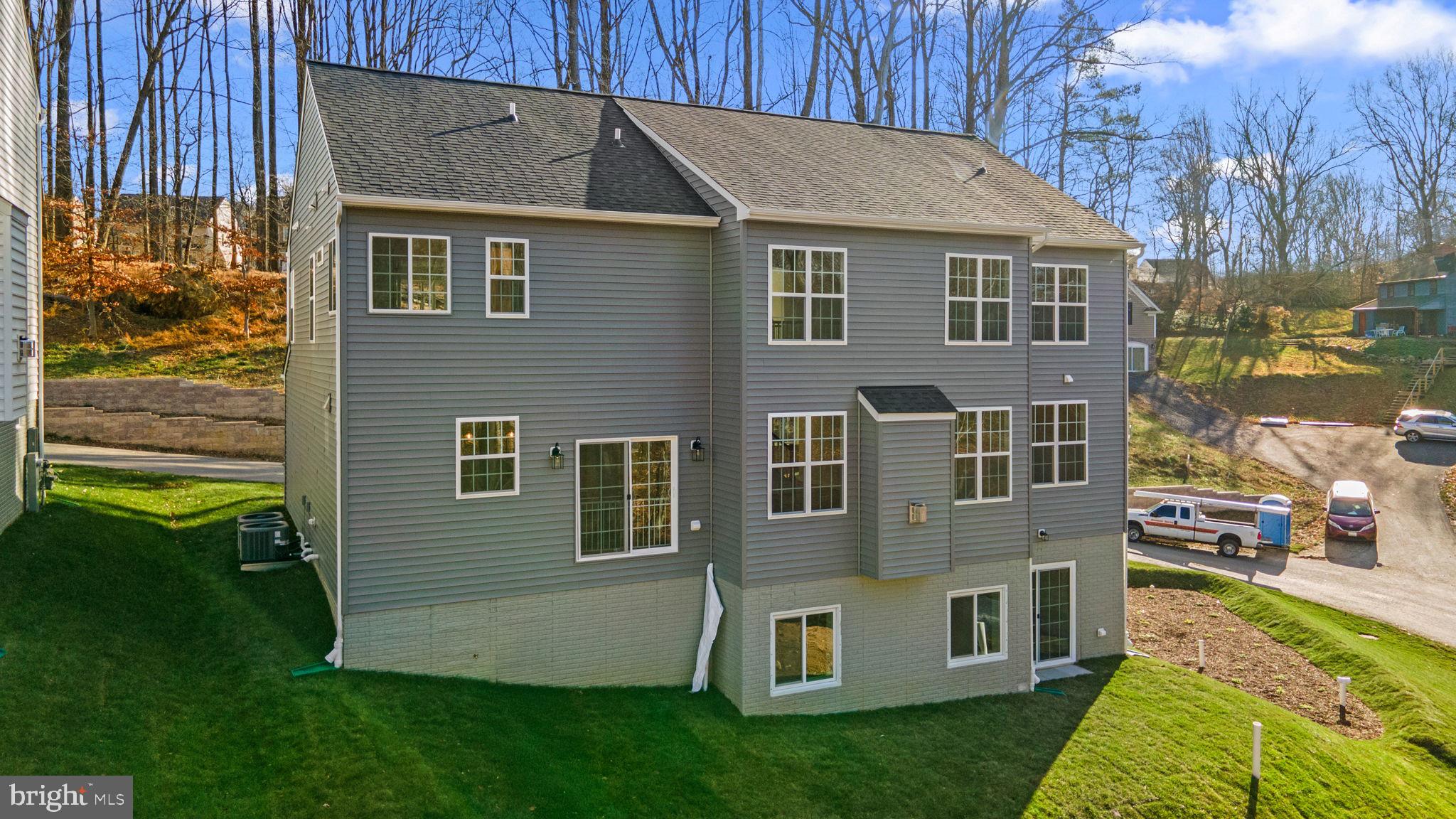 5005 Poplar Ridge Ln