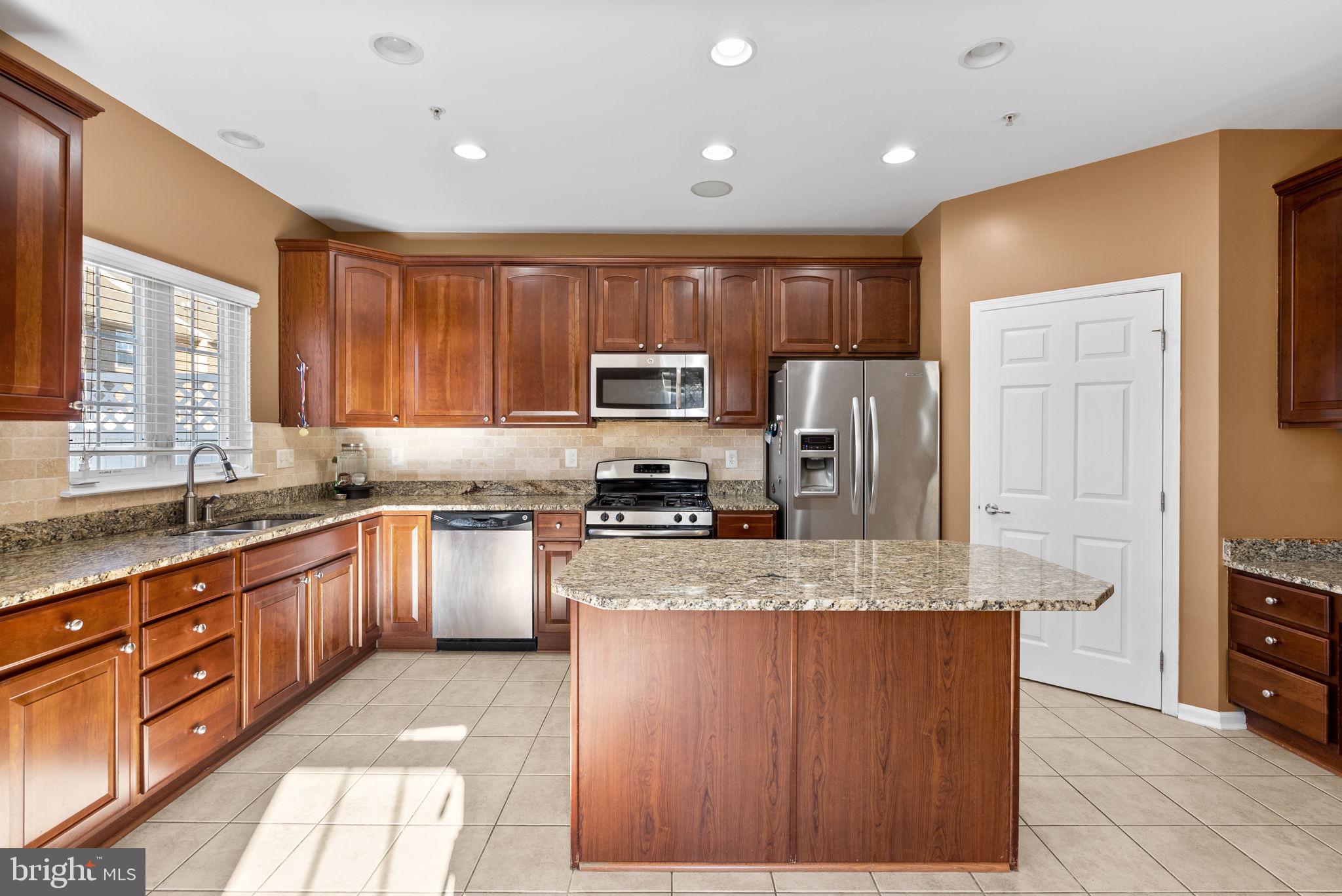 4802 Portsmouth Rd #25