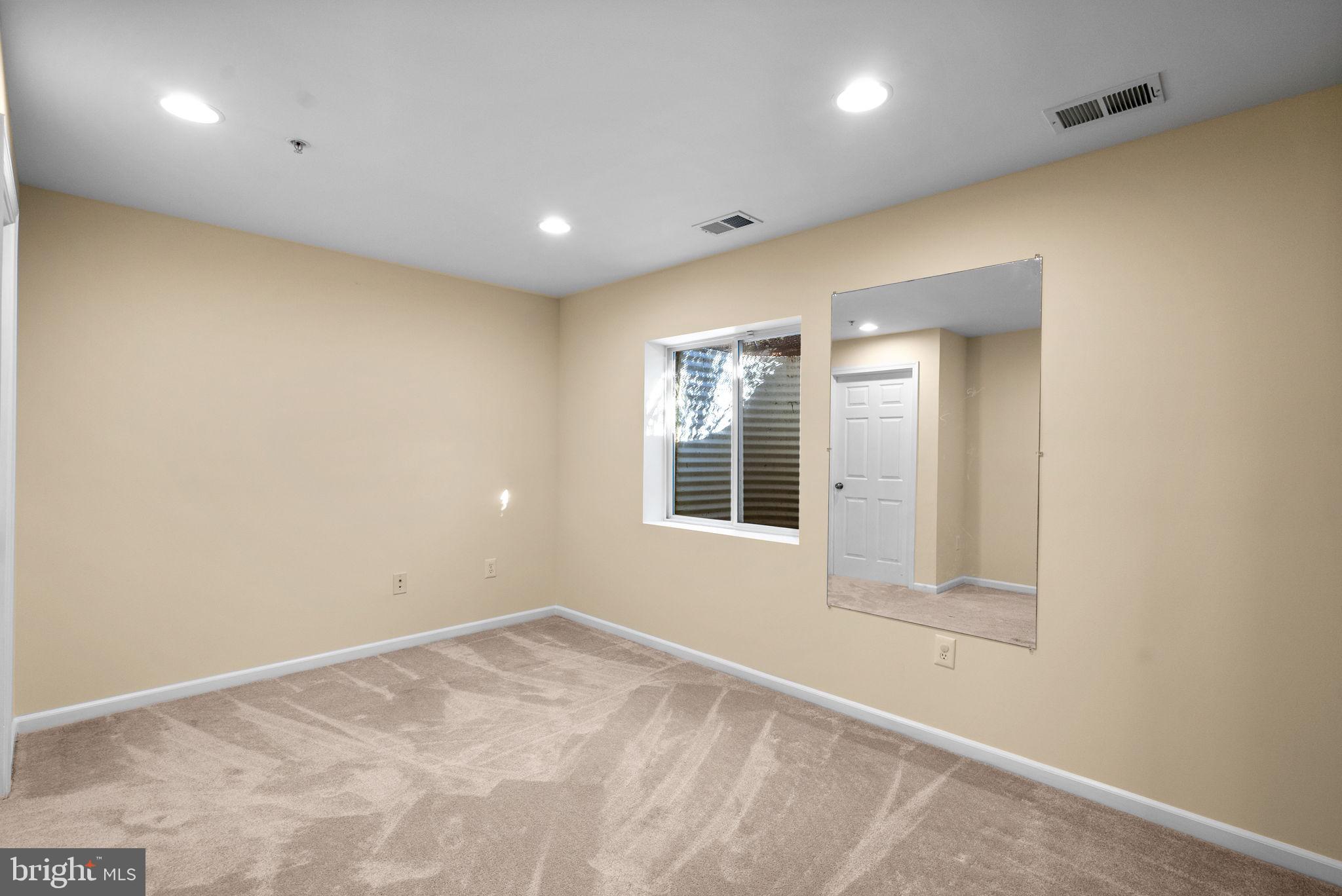 4802 Portsmouth Rd #25