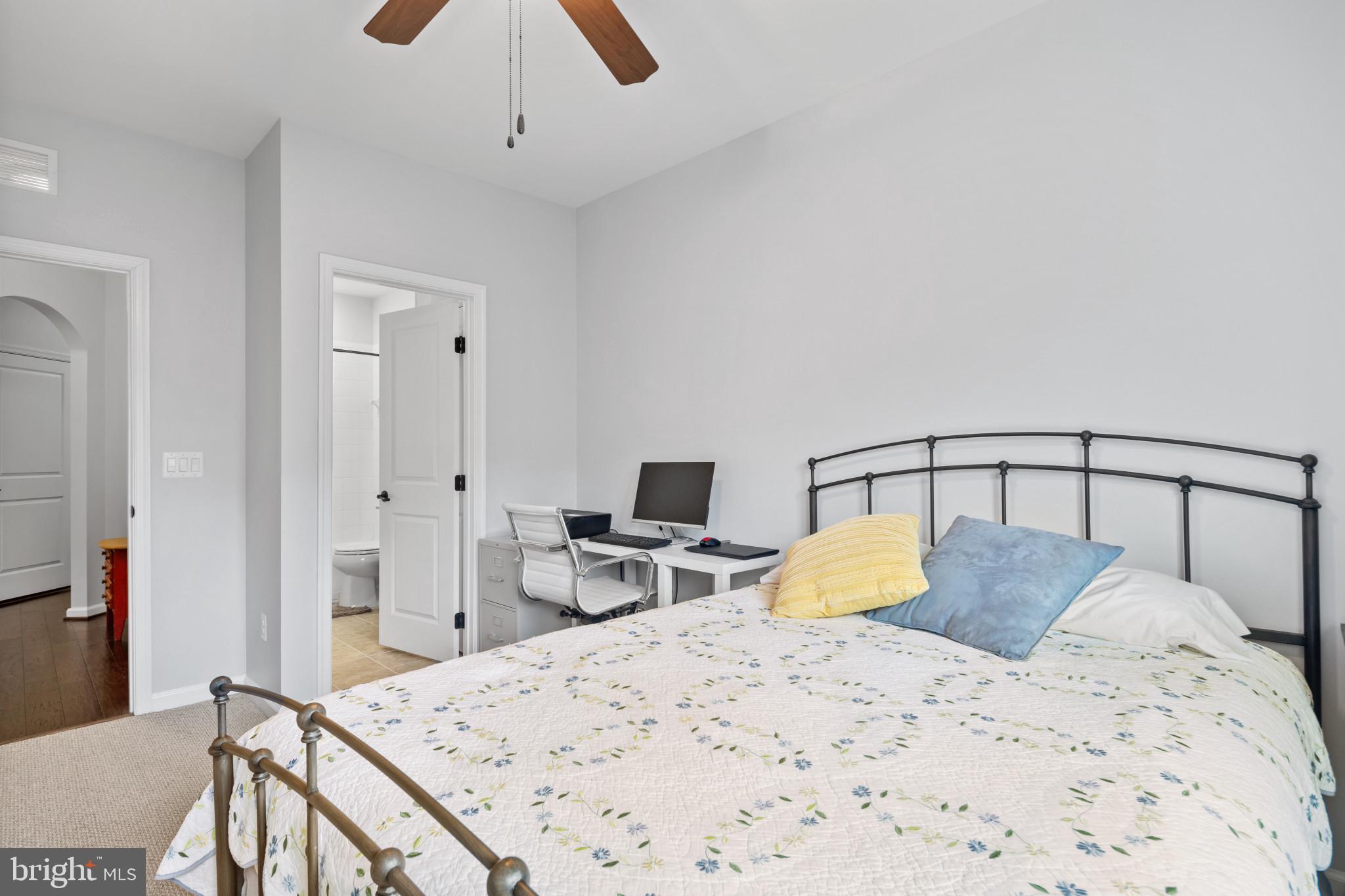 2221 John Gravel Rd #Q