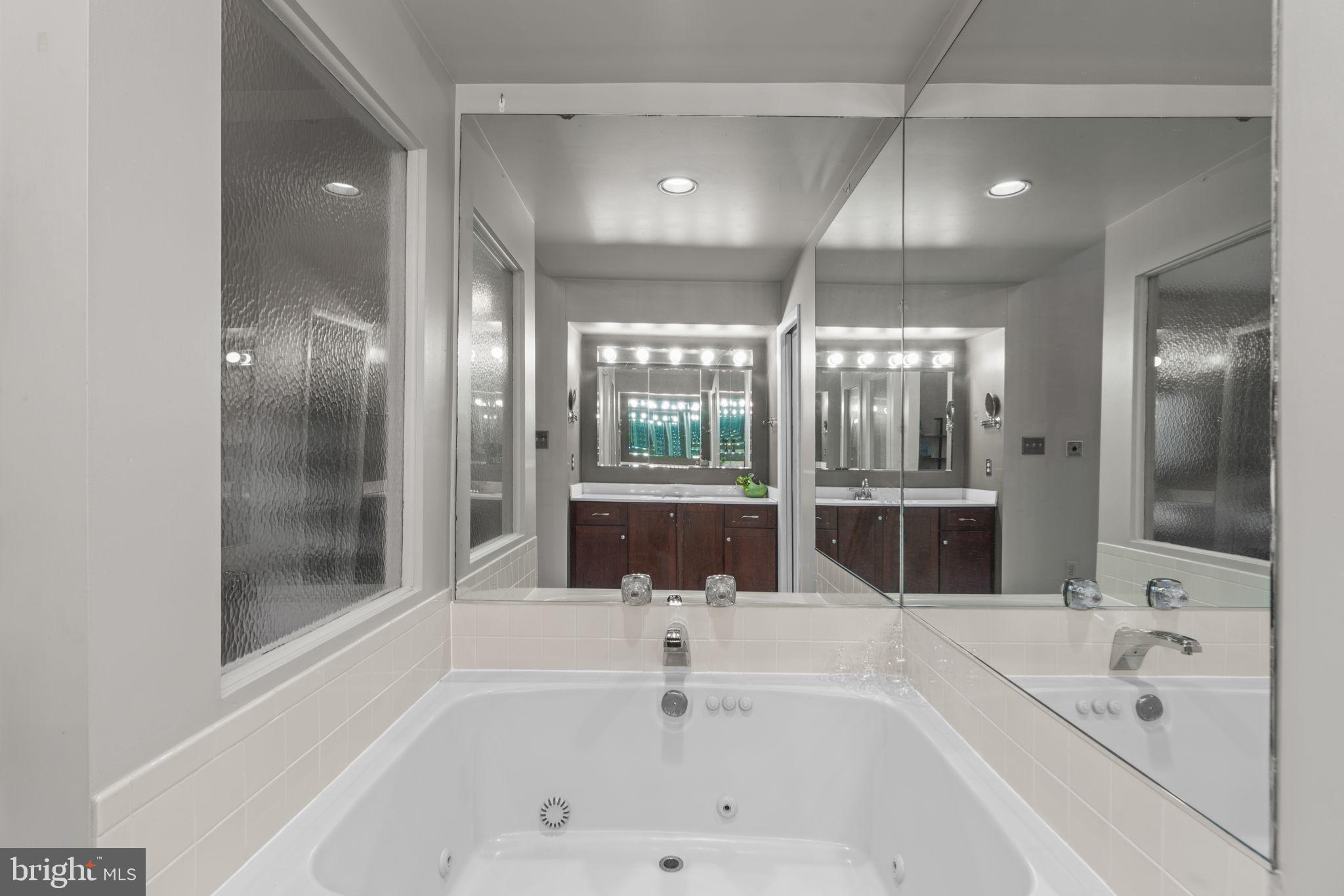 5550 Vantage Point Rd