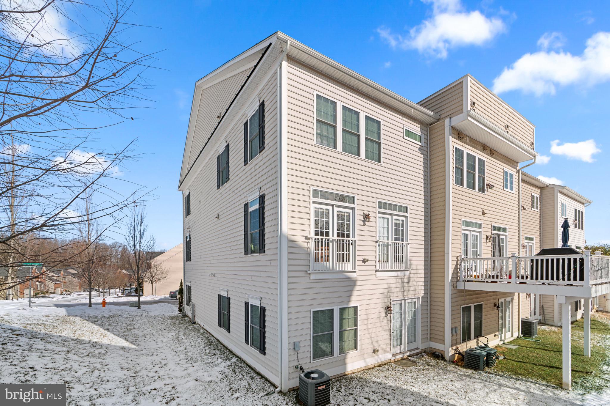 4902 Rushing River Dr