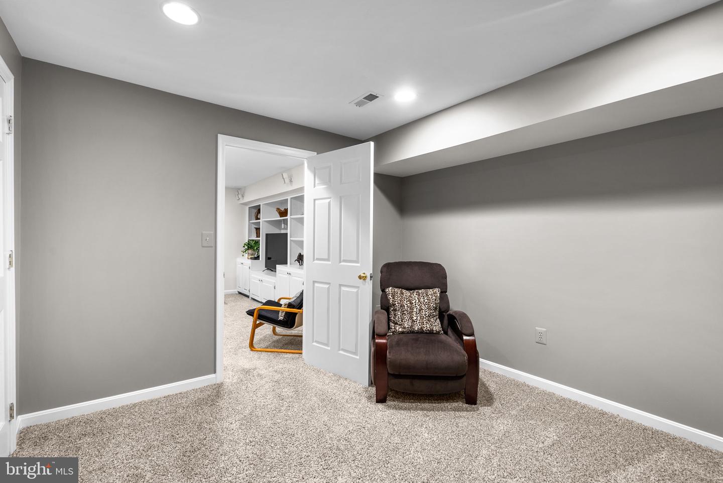 9702 Bridgewater Ct