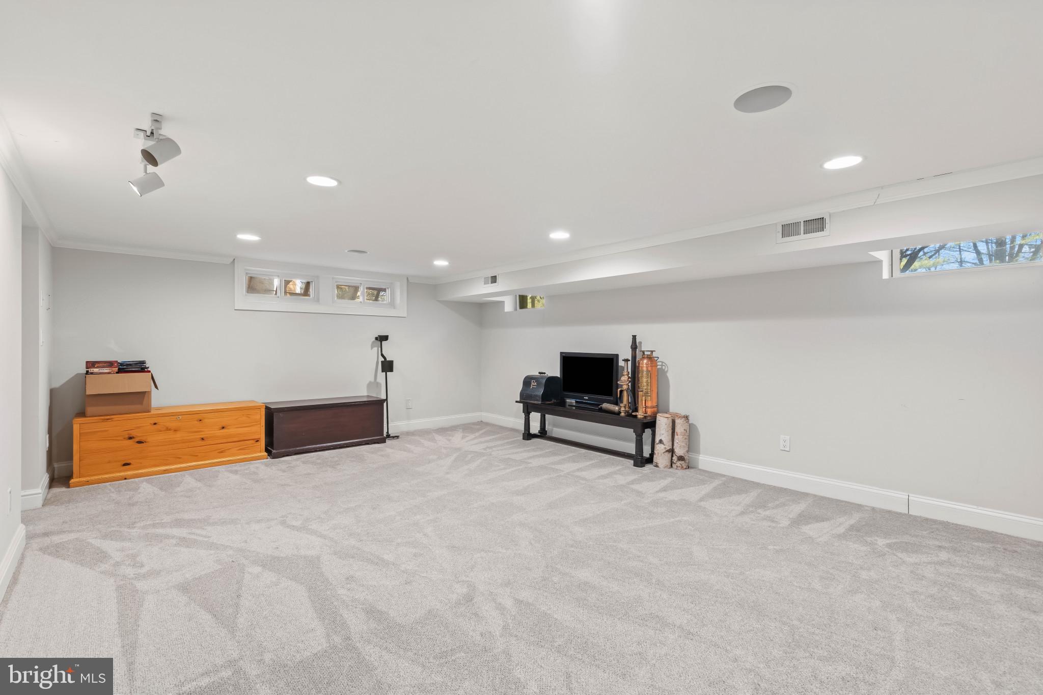 1735 Willow Springs Dr