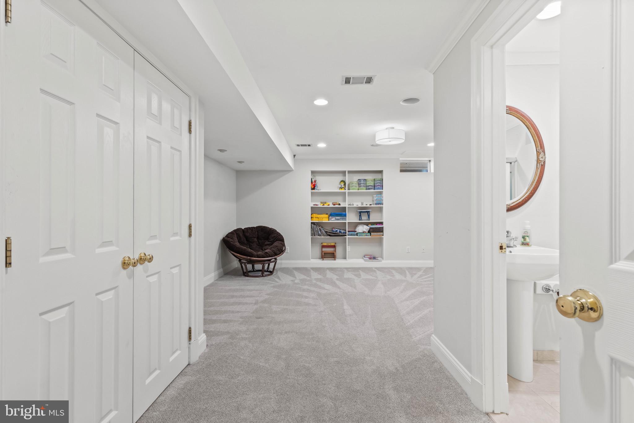 1735 Willow Springs Dr