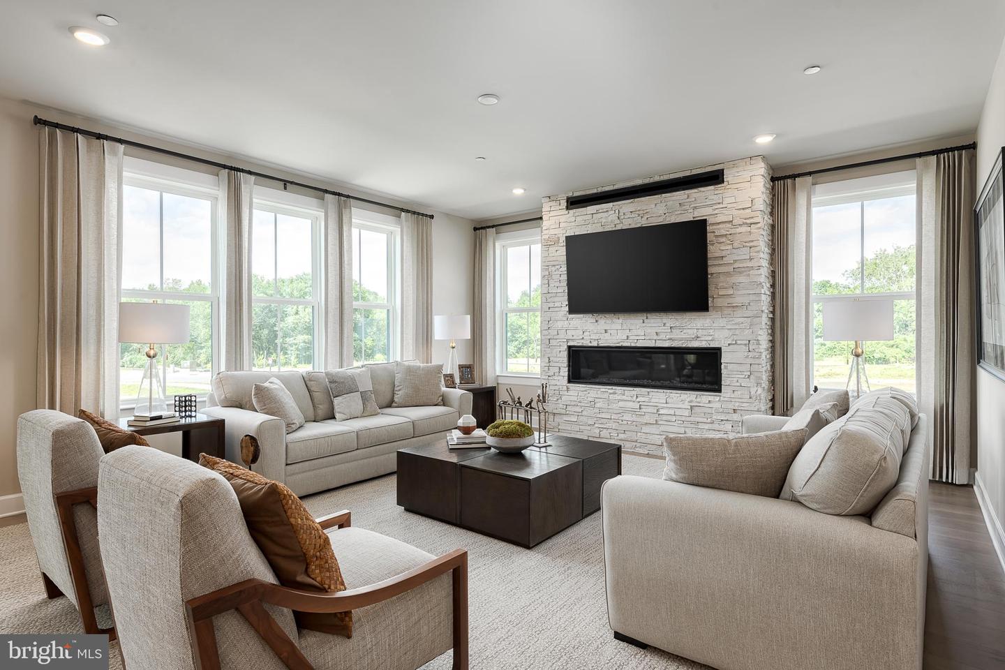 3787 Westmount Pkwy