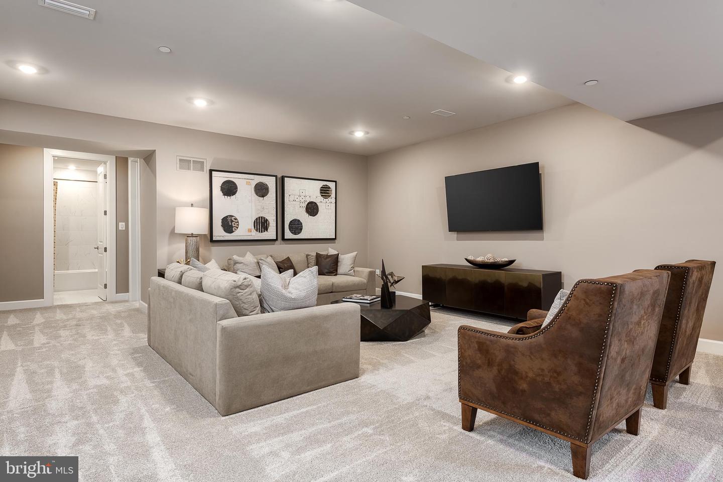 3787 Westmount Pkwy