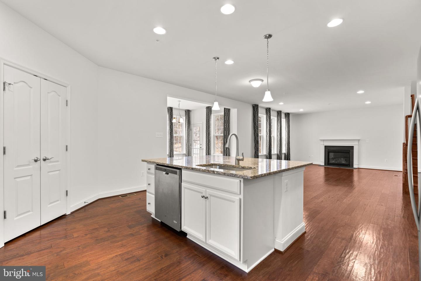 8709 Wellford Dr