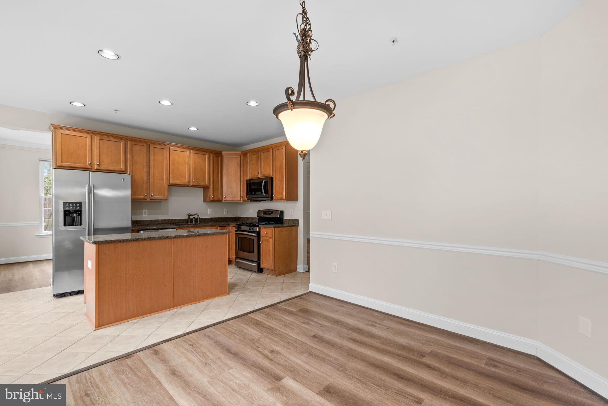 2530 Kensington Gdns #205