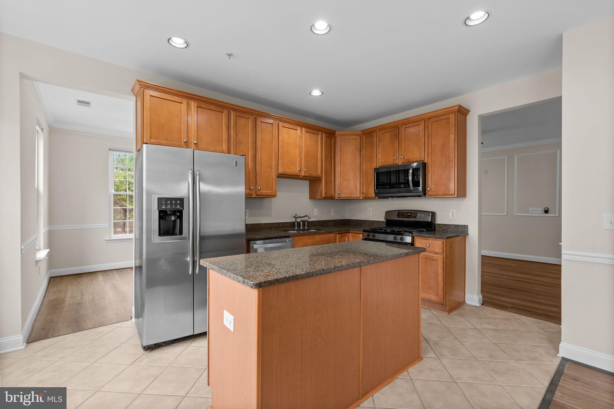 2530 Kensington Gdns #205