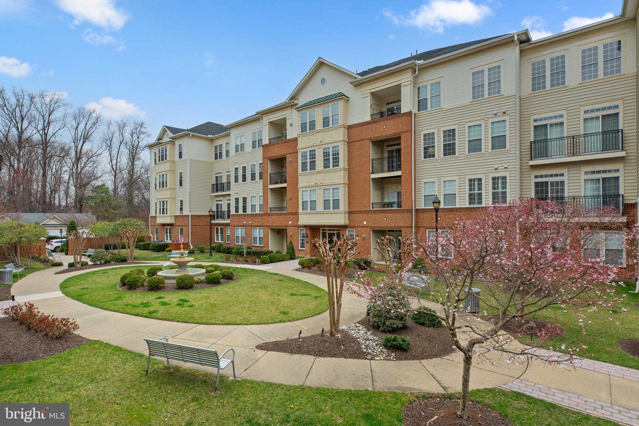 2530 Kensington Gdns #205