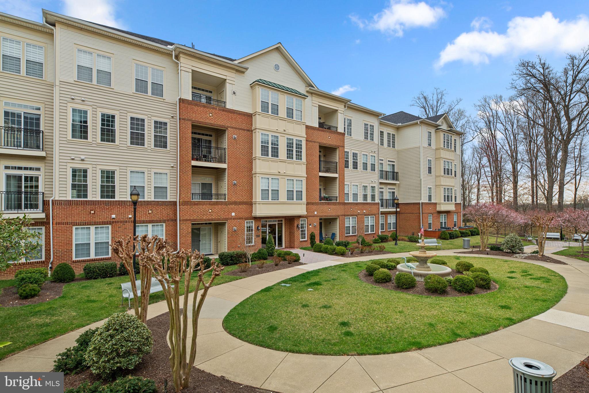 2530 Kensington Gdns #205