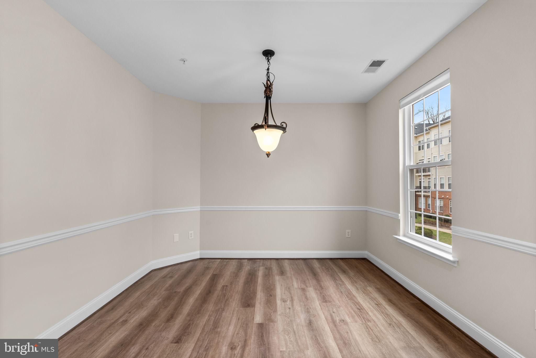 2530 Kensington Gdns #205